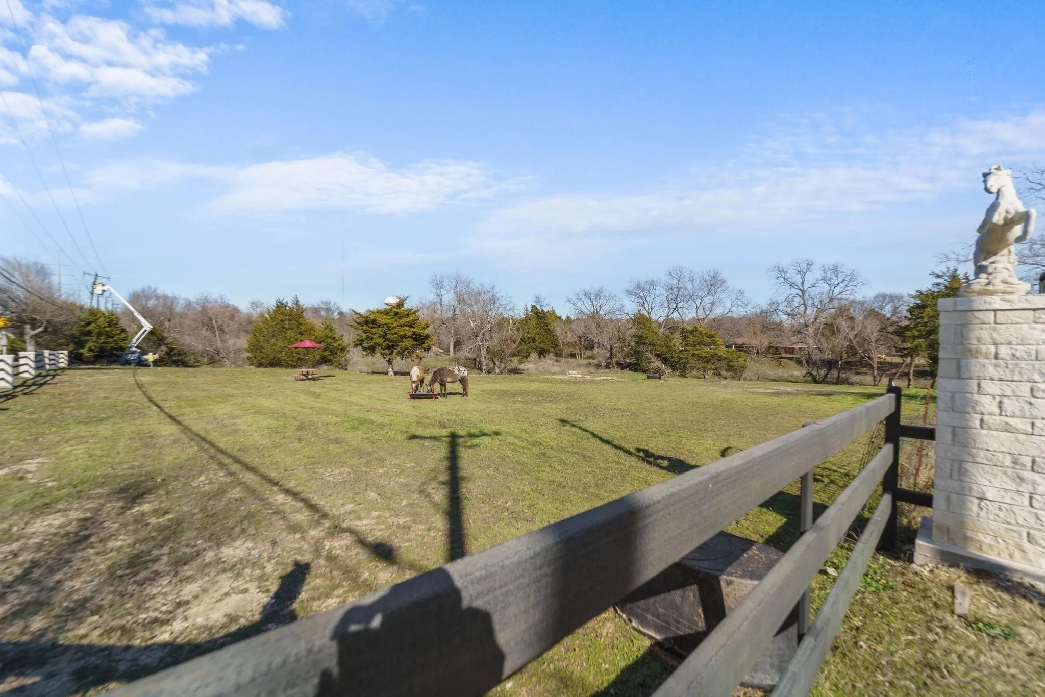 Single Family Residence For Sale in Dallas County , 1006 S Clark Road, Cedar Hill, Texas 75104, 3 Bedroom, 2 Bathroom, 2 Garage spaces, 1,500 Sqft, built in 1973, mls#21335738, Real Estate Agent in Cedar Hill, Homes For Sale in Dallas county, Homes For Sale in Cedar Hill, Realtor in Cedar Hill Texas, Real Estate Brokerage Independent Realty Texas, Luminita Cordes Realtor
