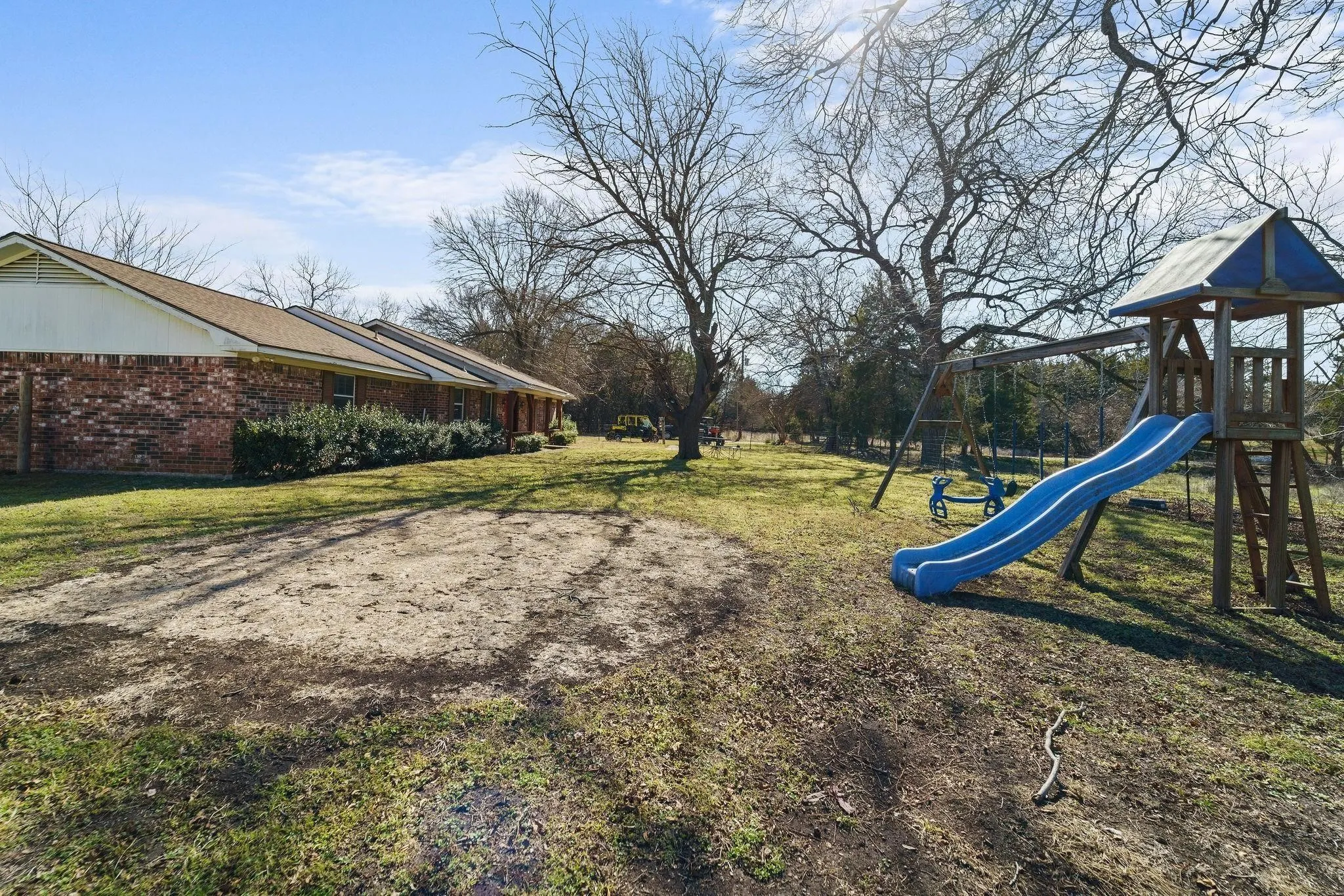 Single Family Residence For Sale in Dallas County , 1006 S Clark Road, Cedar Hill, Texas 75104, 3 Bedroom, 2 Bathroom, 2 Garage spaces, 1,500 Sqft, built in 1973, mls#21335738, Real Estate Agent in Cedar Hill, Homes For Sale in Dallas county, Homes For Sale in Cedar Hill, Realtor in Cedar Hill Texas, Real Estate Brokerage Independent Realty Texas, Luminita Cordes Realtor