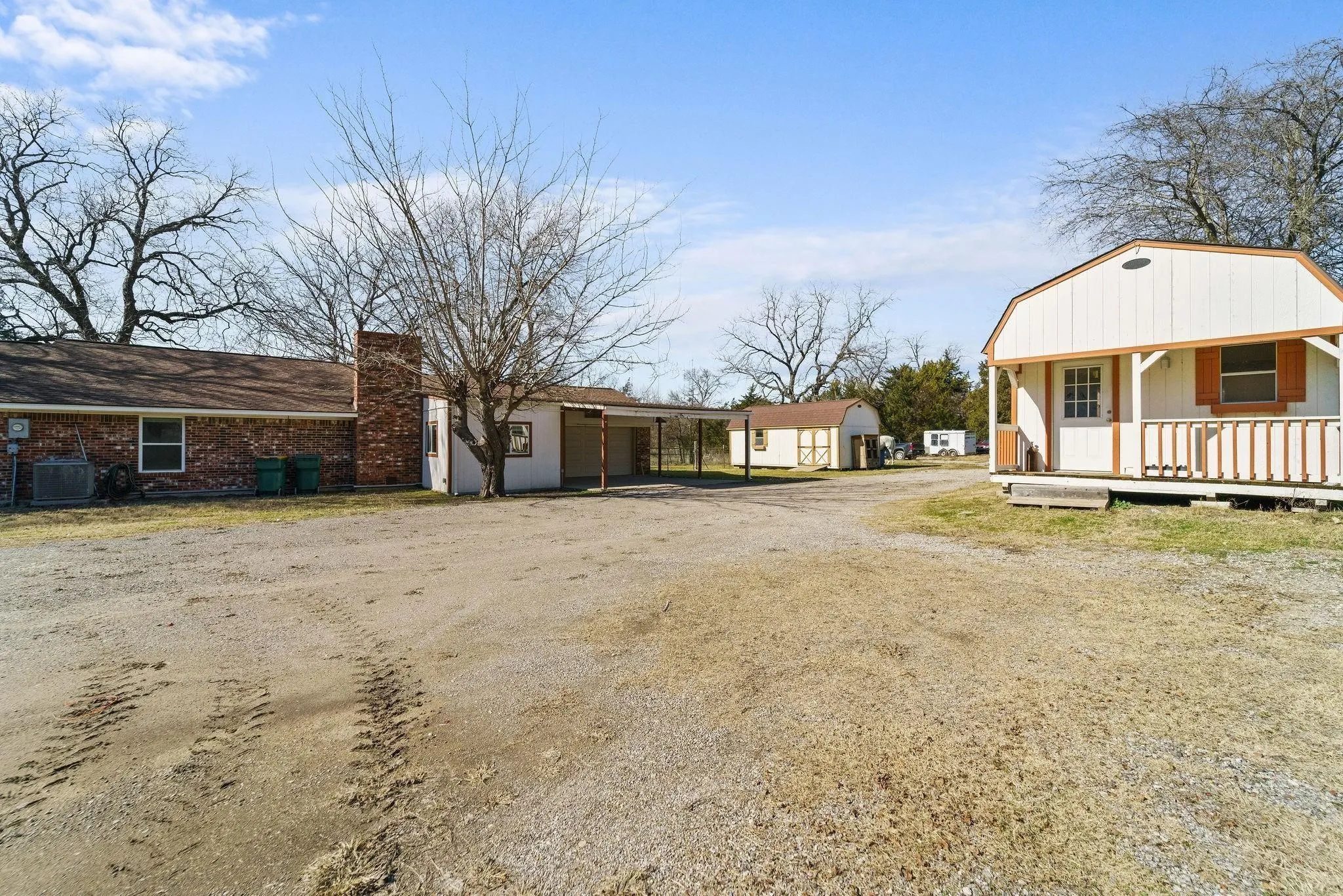 Single Family Residence For Sale in Dallas County , 1006 S Clark Road, Cedar Hill, Texas 75104, 3 Bedroom, 2 Bathroom, 2 Garage spaces, 1,500 Sqft, built in 1973, mls#21335738, Real Estate Agent in Cedar Hill, Homes For Sale in Dallas county, Homes For Sale in Cedar Hill, Realtor in Cedar Hill Texas, Real Estate Brokerage Independent Realty Texas, Luminita Cordes Realtor