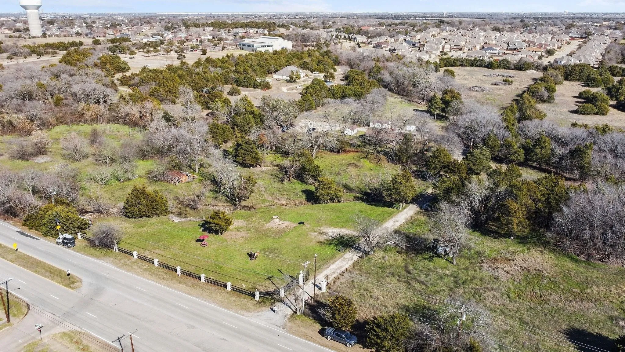 Single Family Residence For Sale in Dallas County , 1006 S Clark Road, Cedar Hill, Texas 75104, 3 Bedroom, 2 Bathroom, 2 Garage spaces, 1,500 Sqft, built in 1973, mls#21335738, Real Estate Agent in Cedar Hill, Homes For Sale in Dallas county, Homes For Sale in Cedar Hill, Realtor in Cedar Hill Texas, Real Estate Brokerage Independent Realty Texas, Luminita Cordes Realtor