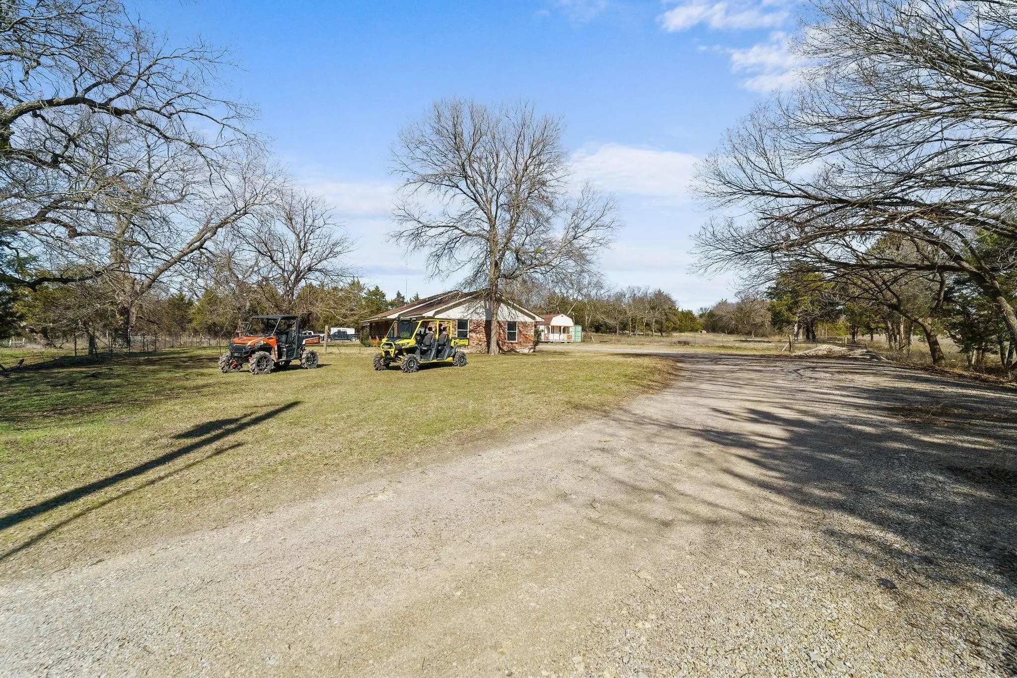 Single Family Residence For Sale in Dallas County , 1006 S Clark Road, Cedar Hill, Texas 75104, 3 Bedroom, 2 Bathroom, 2 Garage spaces, 1,500 Sqft, built in 1973, mls#21335738, Real Estate Agent in Cedar Hill, Homes For Sale in Dallas county, Homes For Sale in Cedar Hill, Realtor in Cedar Hill Texas, Real Estate Brokerage Independent Realty Texas, Luminita Cordes Realtor
