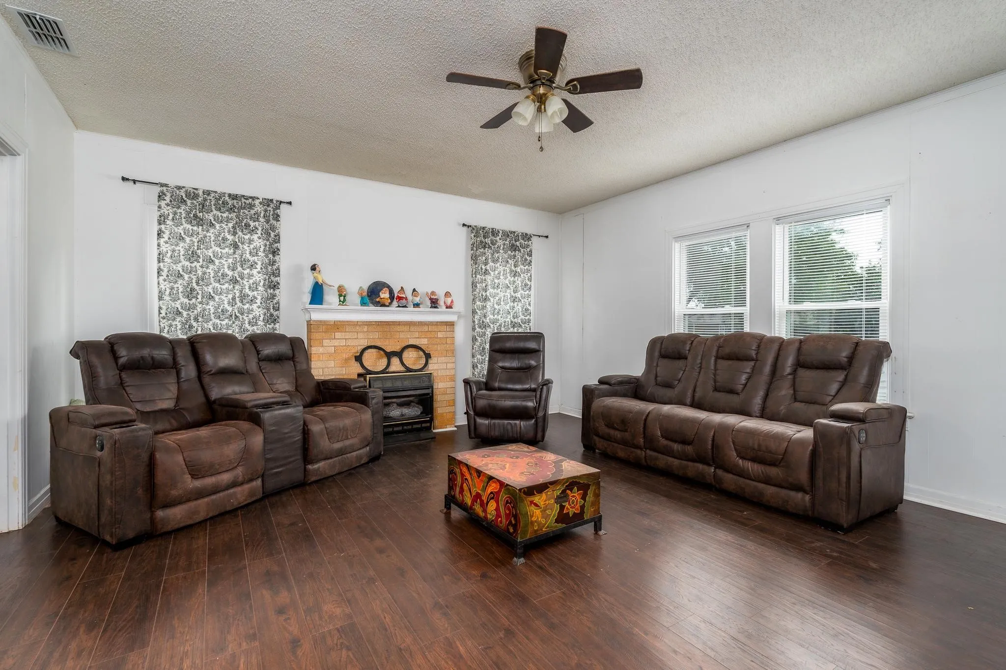 Single Family Residence For Sale in Taylor County , 1618 Chestnut Street, Abilene, Texas 79602, 2 Bedroom, 1 Bathroom, 1 Garage spaces, 1,136 Sqft, built in 1939, mls#21335679, Real Estate Agent in Abilene, Homes For Sale in Taylor county, Homes For Sale in Abilene, Realtor in Abilene Texas, Real Estate Brokerage Independent Realty Texas, Luminita Cordes Realtor