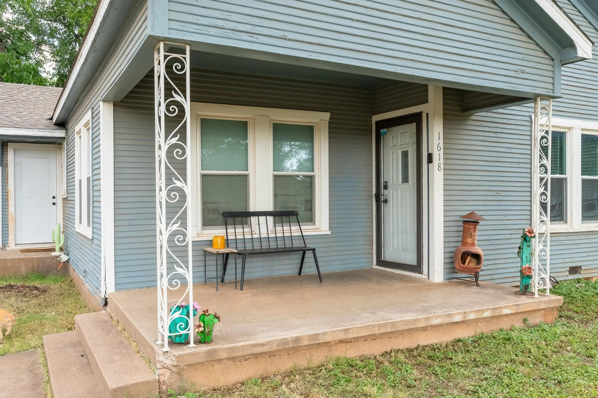 Single Family Residence For Sale in Taylor County , 1618 Chestnut Street, Abilene, Texas 79602, 2 Bedroom, 1 Bathroom, 1 Garage spaces, 1,136 Sqft, built in 1939, mls#21335679, Real Estate Agent in Abilene, Homes For Sale in Taylor county, Homes For Sale in Abilene, Realtor in Abilene Texas, Real Estate Brokerage Independent Realty Texas, Luminita Cordes Realtor