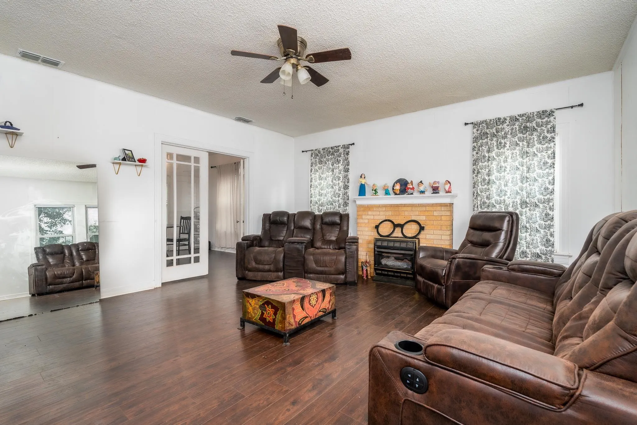 Single Family Residence For Sale in Taylor County , 1618 Chestnut Street, Abilene, Texas 79602, 2 Bedroom, 1 Bathroom, 1 Garage spaces, 1,136 Sqft, built in 1939, mls#21335679, Real Estate Agent in Abilene, Homes For Sale in Taylor county, Homes For Sale in Abilene, Realtor in Abilene Texas, Real Estate Brokerage Independent Realty Texas, Luminita Cordes Realtor