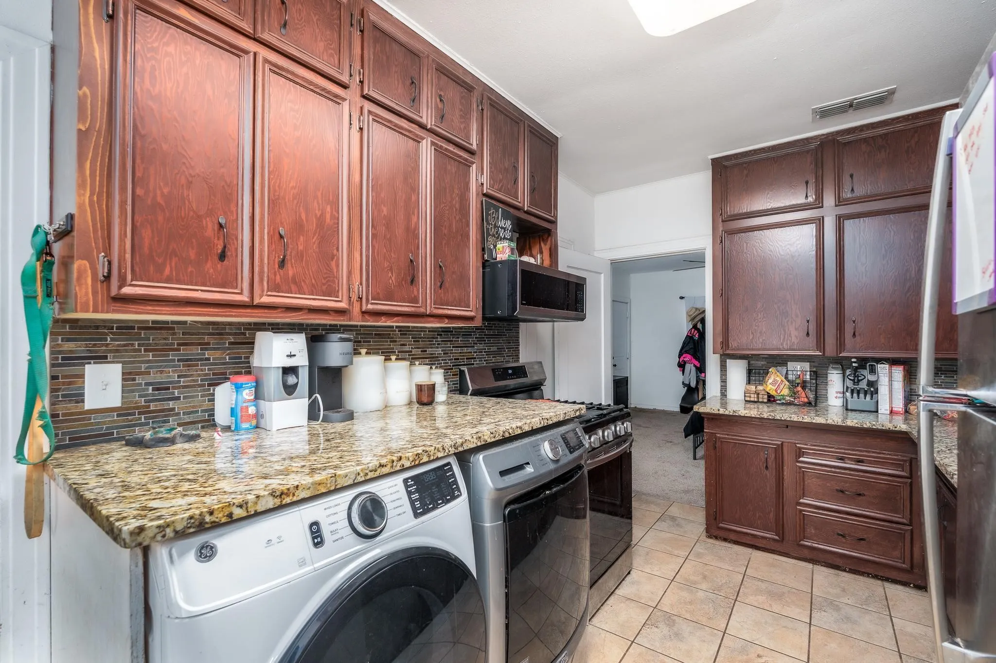Single Family Residence For Sale in Taylor County , 1618 Chestnut Street, Abilene, Texas 79602, 2 Bedroom, 1 Bathroom, 1 Garage spaces, 1,136 Sqft, built in 1939, mls#21335679, Real Estate Agent in Abilene, Homes For Sale in Taylor county, Homes For Sale in Abilene, Realtor in Abilene Texas, Real Estate Brokerage Independent Realty Texas, Luminita Cordes Realtor
