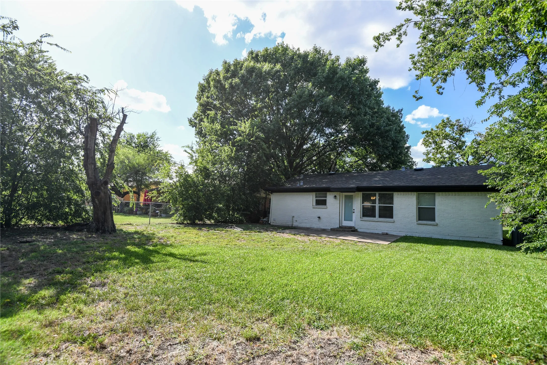 Single Family Residence For Sale in Dallas County , 608 Terrace Drive, Richardson, Texas 75081, 3 Bedroom, 2 Bathroom, Garage spaces, 1,390 Sqft, built in 1960, mls#21335743, Real Estate Agent in Richardson, Homes For Sale in Dallas county, Homes For Sale in Richardson, Realtor in Richardson Texas, Real Estate Brokerage Independent Realty Texas, Luminita Cordes Realtor
