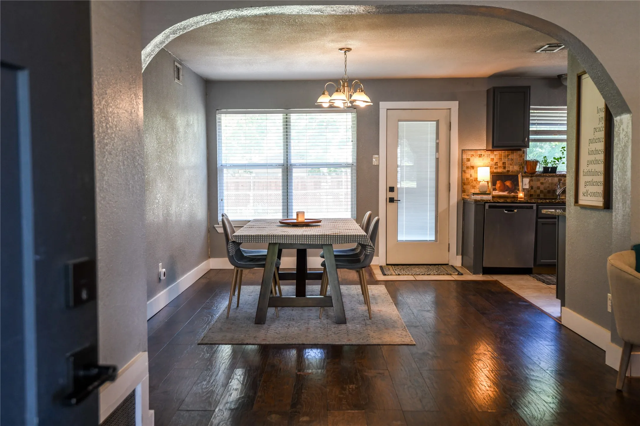 Single Family Residence For Sale in Dallas County , 608 Terrace Drive, Richardson, Texas 75081, 3 Bedroom, 2 Bathroom, Garage spaces, 1,390 Sqft, built in 1960, mls#21335743, Real Estate Agent in Richardson, Homes For Sale in Dallas county, Homes For Sale in Richardson, Realtor in Richardson Texas, Real Estate Brokerage Independent Realty Texas, Luminita Cordes Realtor