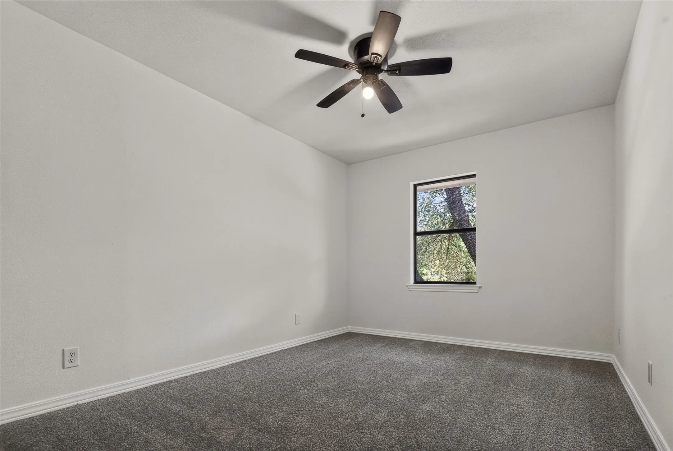 Single Family Residence For Rent in Denton County , 5049 Golden Circle, Denton, Texas 76208, 4 Bedroom, 4 Bathroom, 4 Garage spaces, 3,640 Sqft, built in 1977, mls#21335757, Real Estate Agent in Denton, Homes For Rent in Denton county, Homes For Rent in Denton, Realtor in Denton Texas, Real Estate Brokerage Independent Realty Texas, Luminita Cordes Realtor