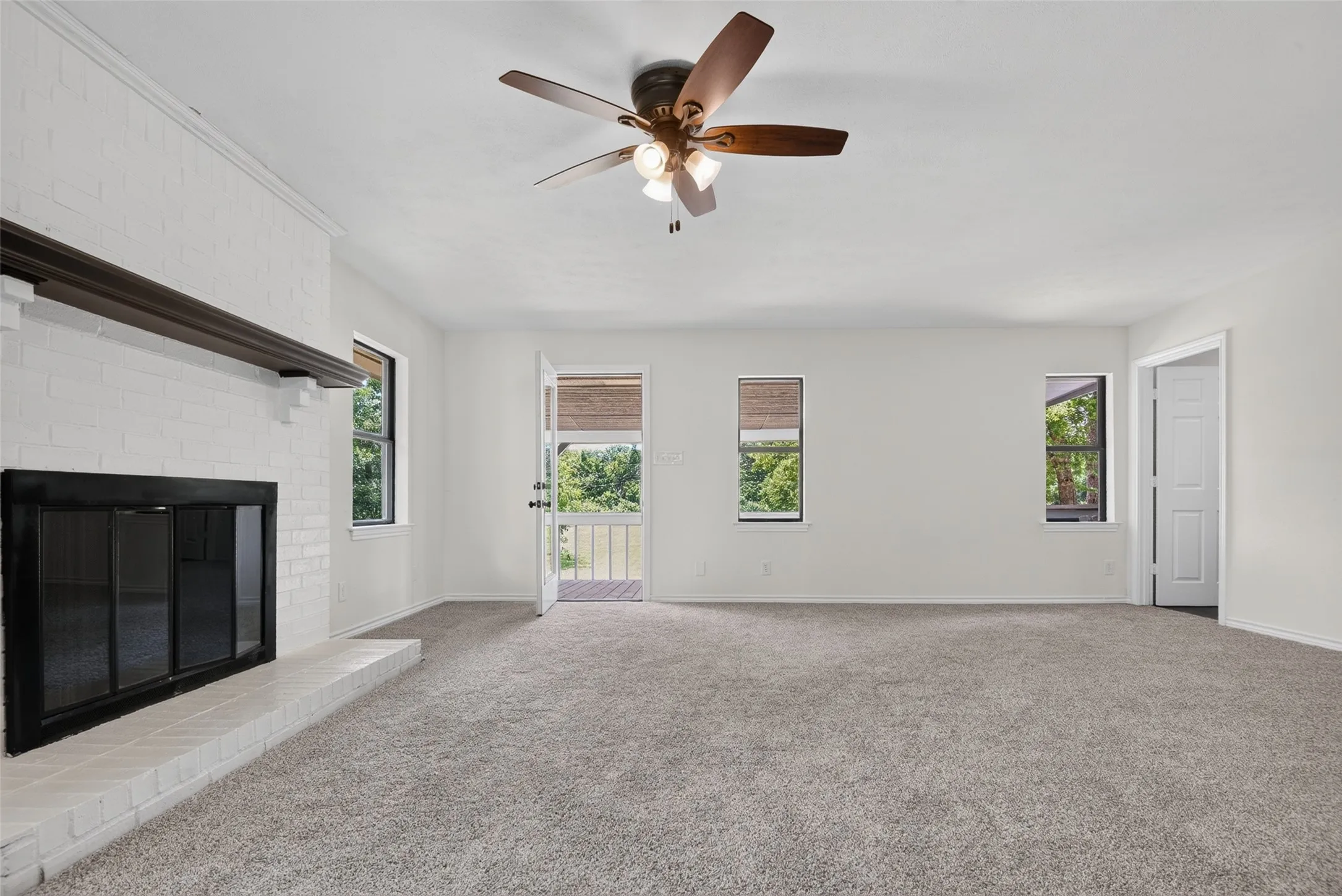 Single Family Residence For Rent in Denton County , 5049 Golden Circle, Denton, Texas 76208, 4 Bedroom, 4 Bathroom, 4 Garage spaces, 3,640 Sqft, built in 1977, mls#21335757, Real Estate Agent in Denton, Homes For Rent in Denton county, Homes For Rent in Denton, Realtor in Denton Texas, Real Estate Brokerage Independent Realty Texas, Luminita Cordes Realtor