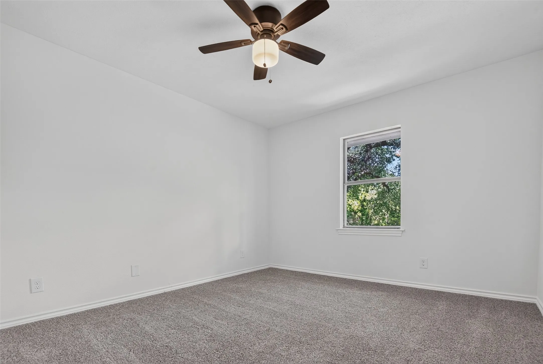 Single Family Residence For Rent in Denton County , 5049 Golden Circle, Denton, Texas 76208, 4 Bedroom, 4 Bathroom, 4 Garage spaces, 3,640 Sqft, built in 1977, mls#21335757, Real Estate Agent in Denton, Homes For Rent in Denton county, Homes For Rent in Denton, Realtor in Denton Texas, Real Estate Brokerage Independent Realty Texas, Luminita Cordes Realtor