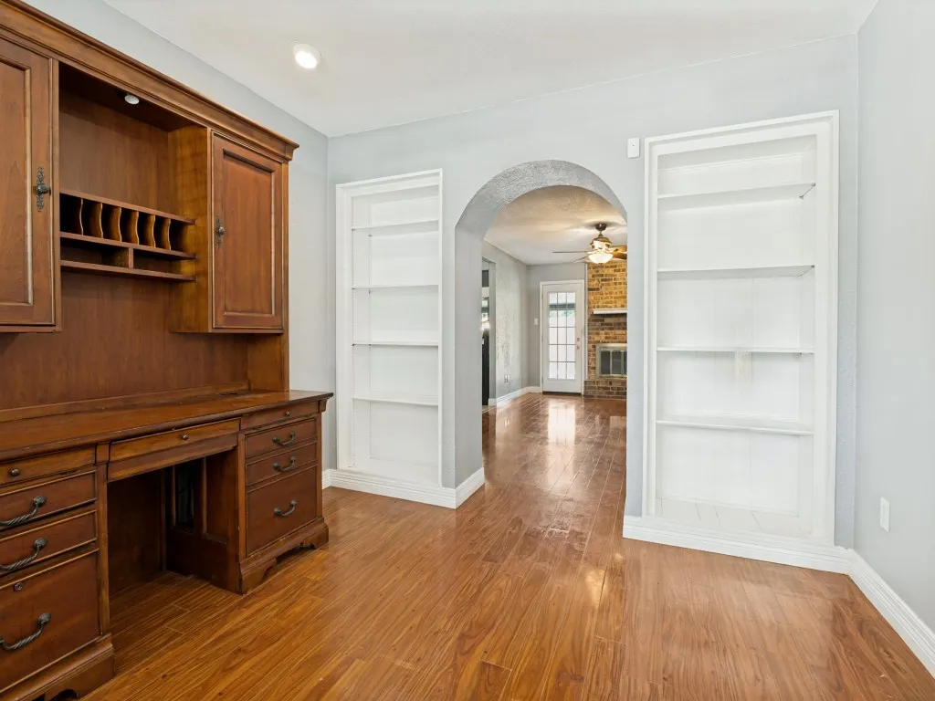 Single Family Residence For Sale in Dallas County , 3122 Cheyenne Street, Irving, Texas 75062, 3 Bedroom, 2 Bathroom, 2 Garage spaces, 1,357 Sqft, built in 1968, mls#21329212, Real Estate Agent in Irving, Homes For Sale in Dallas county, Homes For Sale in Irving, Realtor in Irving Texas, Real Estate Brokerage Independent Realty Texas, Luminita Cordes Realtor