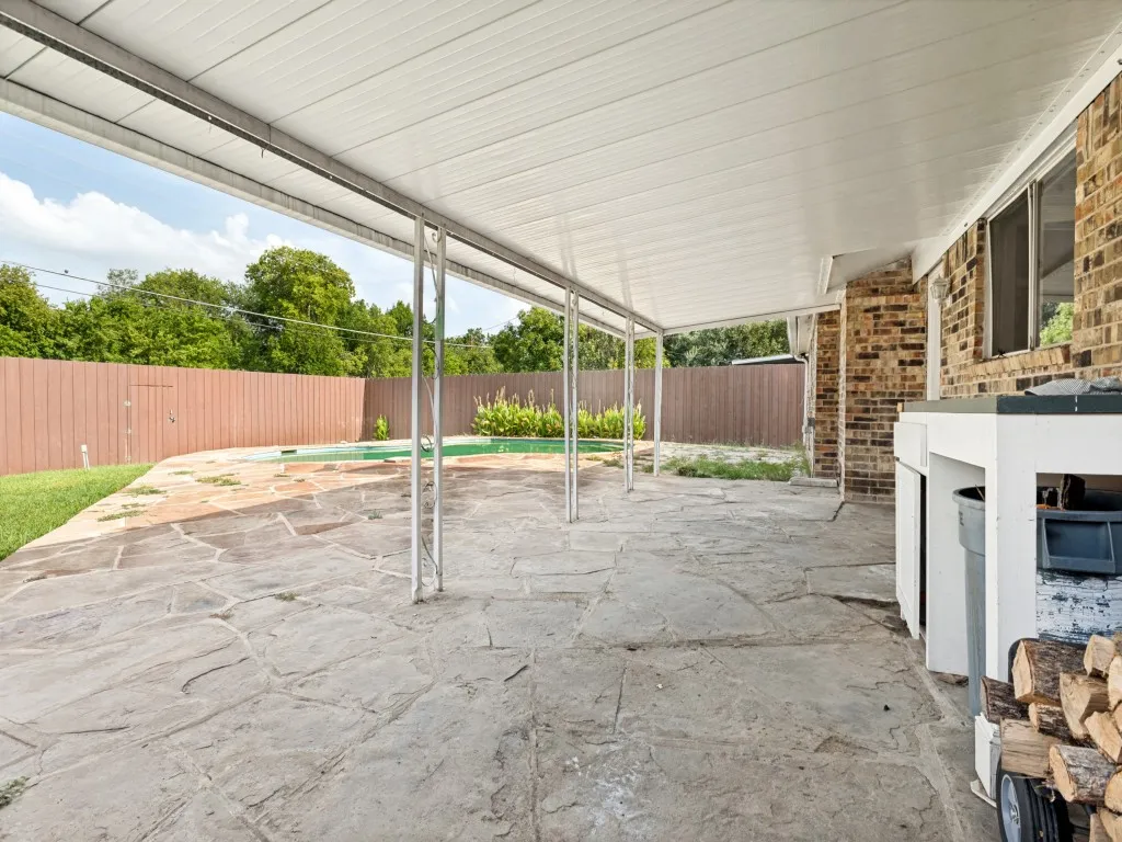 Single Family Residence For Sale in Dallas County , 3122 Cheyenne Street, Irving, Texas 75062, 3 Bedroom, 2 Bathroom, 2 Garage spaces, 1,357 Sqft, built in 1968, mls#21329212, Real Estate Agent in Irving, Homes For Sale in Dallas county, Homes For Sale in Irving, Realtor in Irving Texas, Real Estate Brokerage Independent Realty Texas, Luminita Cordes Realtor