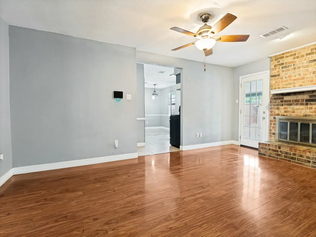 Single Family Residence For Sale in Dallas County , 3122 Cheyenne Street, Irving, Texas 75062, 3 Bedroom, 2 Bathroom, 2 Garage spaces, 1,357 Sqft, built in 1968, mls#21329212, Real Estate Agent in Irving, Homes For Sale in Dallas county, Homes For Sale in Irving, Realtor in Irving Texas, Real Estate Brokerage Independent Realty Texas, Luminita Cordes Realtor