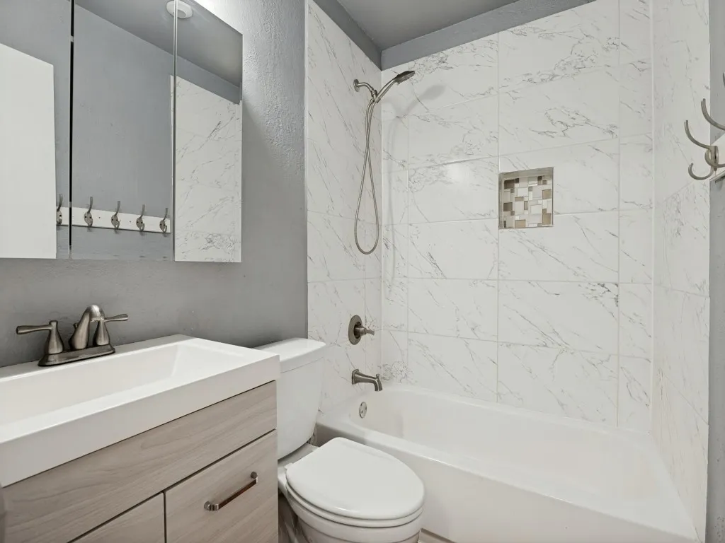 Single Family Residence For Sale in Dallas County , 3122 Cheyenne Street, Irving, Texas 75062, 3 Bedroom, 2 Bathroom, 2 Garage spaces, 1,357 Sqft, built in 1968, mls#21329212, Real Estate Agent in Irving, Homes For Sale in Dallas county, Homes For Sale in Irving, Realtor in Irving Texas, Real Estate Brokerage Independent Realty Texas, Luminita Cordes Realtor