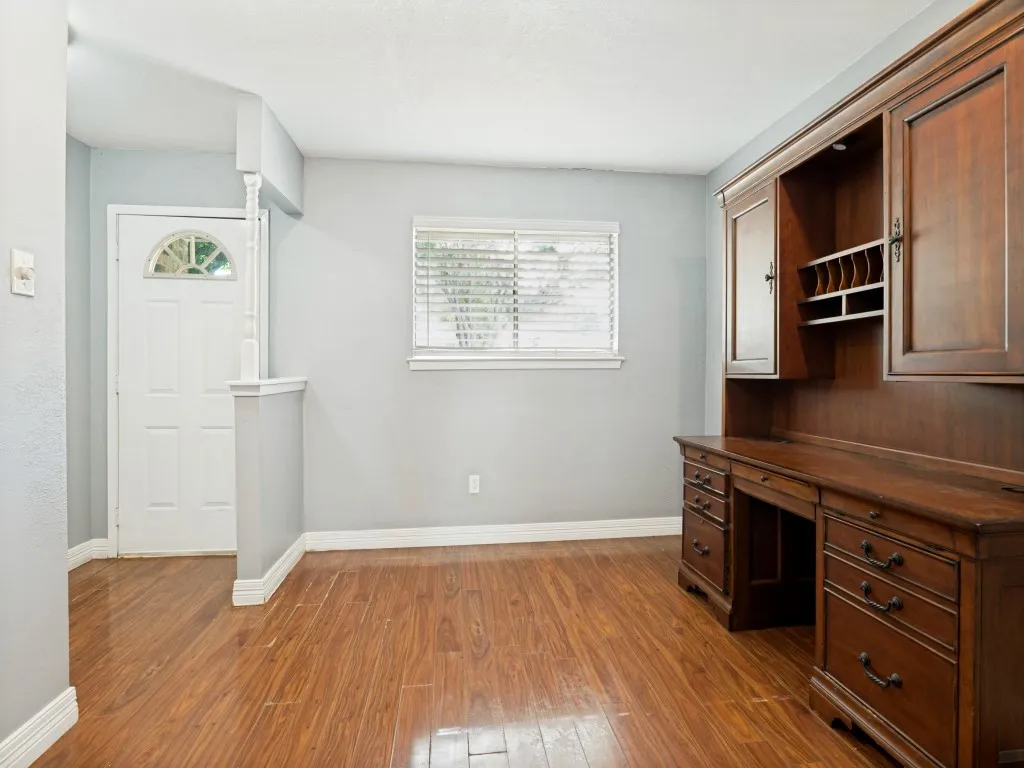 Single Family Residence For Sale in Dallas County , 3122 Cheyenne Street, Irving, Texas 75062, 3 Bedroom, 2 Bathroom, 2 Garage spaces, 1,357 Sqft, built in 1968, mls#21329212, Real Estate Agent in Irving, Homes For Sale in Dallas county, Homes For Sale in Irving, Realtor in Irving Texas, Real Estate Brokerage Independent Realty Texas, Luminita Cordes Realtor