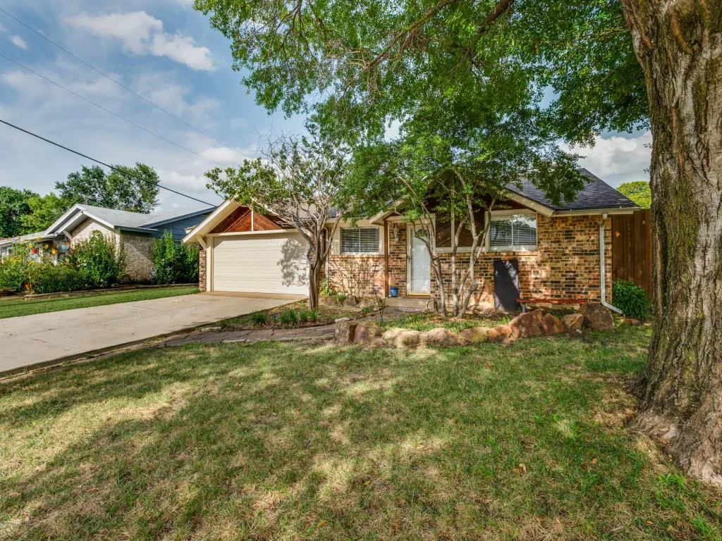 Single Family Residence For Sale in Dallas County , 3122 Cheyenne Street, Irving, Texas 75062, 3 Bedroom, 2 Bathroom, 2 Garage spaces, 1,357 Sqft, built in 1968, mls#21329212, Real Estate Agent in Irving, Homes For Sale in Dallas county, Homes For Sale in Irving, Realtor in Irving Texas, Real Estate Brokerage Independent Realty Texas, Luminita Cordes Realtor