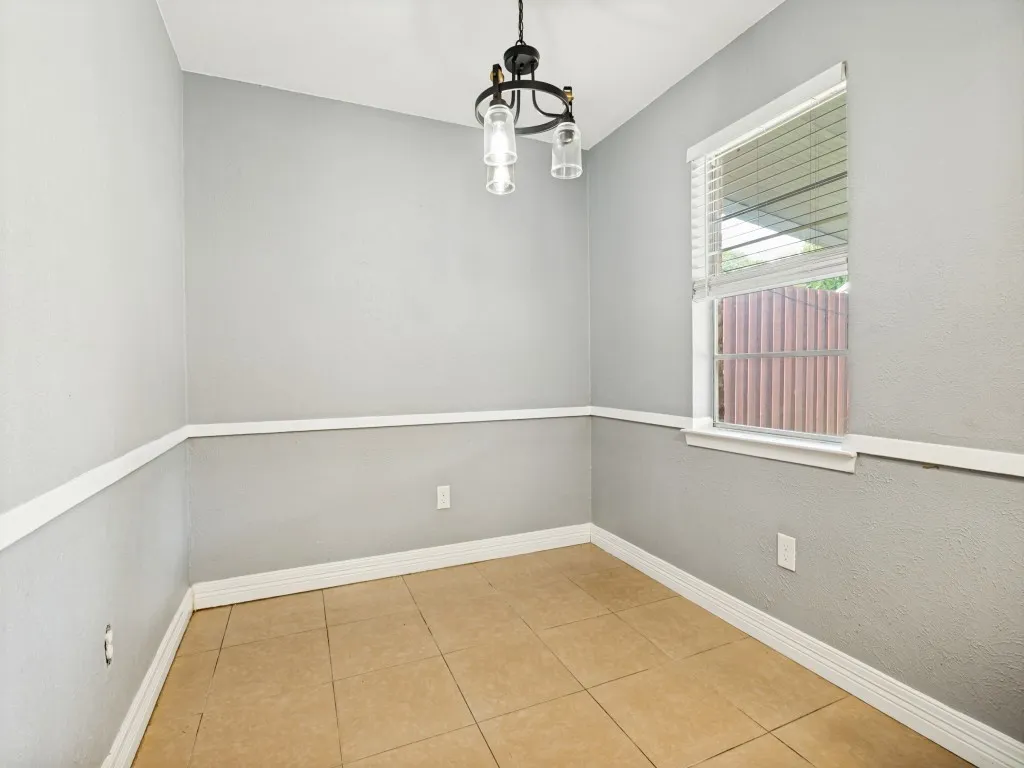 Single Family Residence For Sale in Dallas County , 3122 Cheyenne Street, Irving, Texas 75062, 3 Bedroom, 2 Bathroom, 2 Garage spaces, 1,357 Sqft, built in 1968, mls#21329212, Real Estate Agent in Irving, Homes For Sale in Dallas county, Homes For Sale in Irving, Realtor in Irving Texas, Real Estate Brokerage Independent Realty Texas, Luminita Cordes Realtor