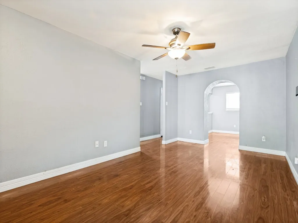 Single Family Residence For Sale in Dallas County , 3122 Cheyenne Street, Irving, Texas 75062, 3 Bedroom, 2 Bathroom, 2 Garage spaces, 1,357 Sqft, built in 1968, mls#21329212, Real Estate Agent in Irving, Homes For Sale in Dallas county, Homes For Sale in Irving, Realtor in Irving Texas, Real Estate Brokerage Independent Realty Texas, Luminita Cordes Realtor
