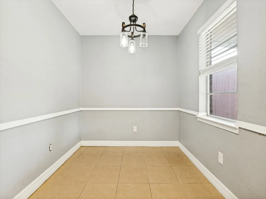 Single Family Residence For Sale in Dallas County , 3122 Cheyenne Street, Irving, Texas 75062, 3 Bedroom, 2 Bathroom, 2 Garage spaces, 1,357 Sqft, built in 1968, mls#21329212, Real Estate Agent in Irving, Homes For Sale in Dallas county, Homes For Sale in Irving, Realtor in Irving Texas, Real Estate Brokerage Independent Realty Texas, Luminita Cordes Realtor