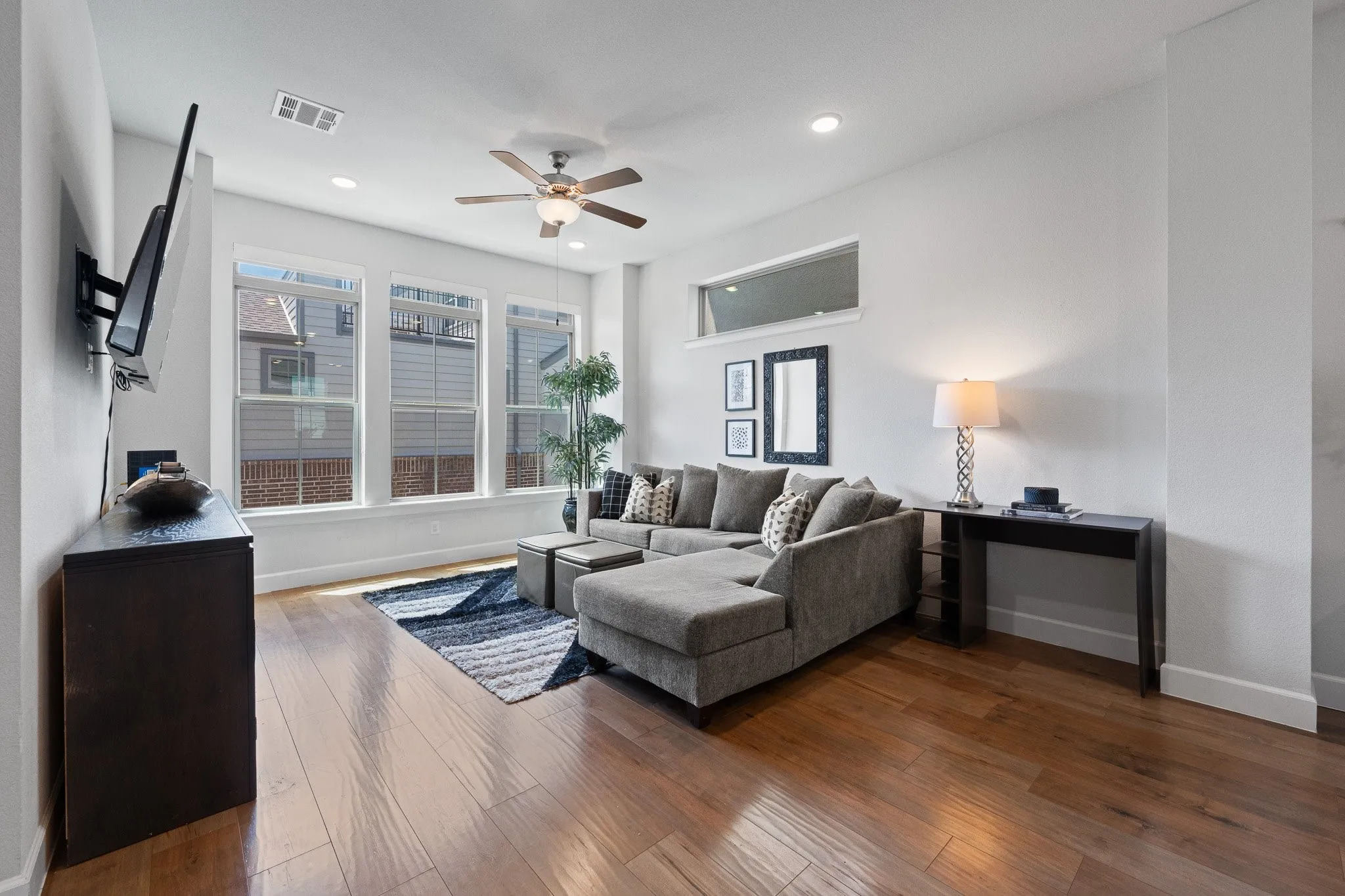 Single Family Residence For Rent in Dallas County , 2739 Flowering Peach Lane, Dallas, Texas 75212, 3 Bedrooms, 4 Bathrooms, 2 Garage spaces, 1,848 Sqft, built in 2019, Price $3,200, mls#21335771, Real Estate Agent in Dallas, Homes For Rent in Dallas county, Homes For Rent in Dallas, Realtor in Dallas Texas, Real Estate Brokerage Independent Realty Texas, Luminita Cordes Realtor
