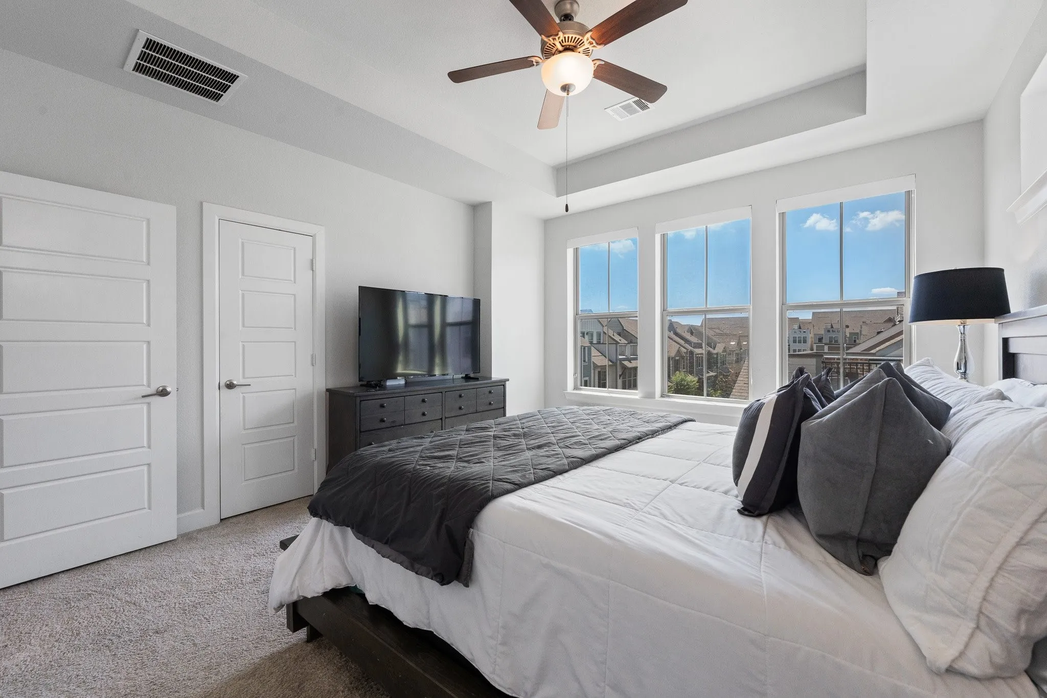 Single Family Residence For Rent in Dallas County , 2739 Flowering Peach Lane, Dallas, Texas 75212, 3 Bedrooms, 4 Bathrooms, 2 Garage spaces, 1,848 Sqft, built in 2019, Price $3,200, mls#21335771, Real Estate Agent in Dallas, Homes For Rent in Dallas county, Homes For Rent in Dallas, Realtor in Dallas Texas, Real Estate Brokerage Independent Realty Texas, Luminita Cordes Realtor