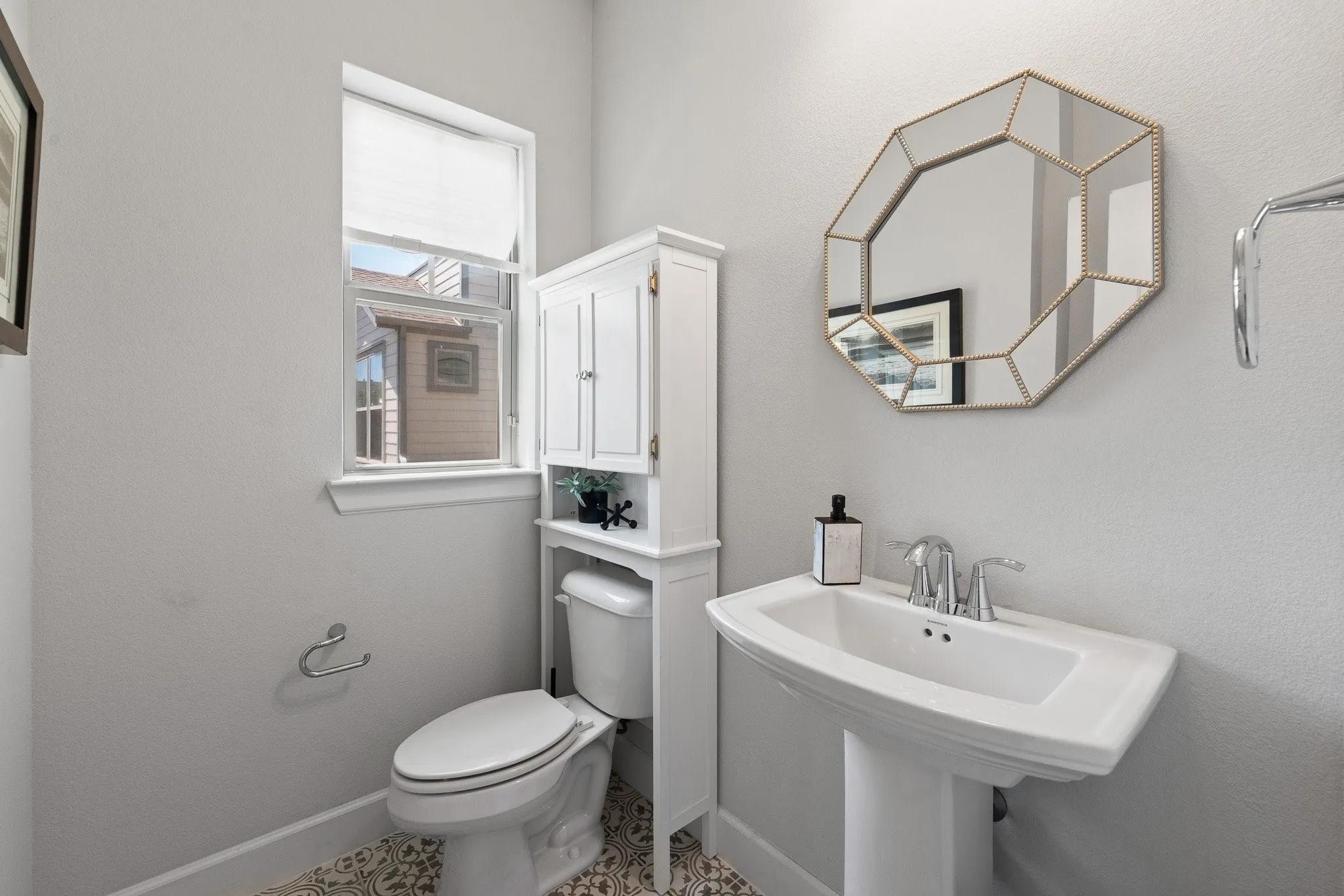 Single Family Residence For Rent in Dallas County , 2739 Flowering Peach Lane, Dallas, Texas 75212, 3 Bedrooms, 4 Bathrooms, 2 Garage spaces, 1,848 Sqft, built in 2019, Price $3,200, mls#21335771, Real Estate Agent in Dallas, Homes For Rent in Dallas county, Homes For Rent in Dallas, Realtor in Dallas Texas, Real Estate Brokerage Independent Realty Texas, Luminita Cordes Realtor