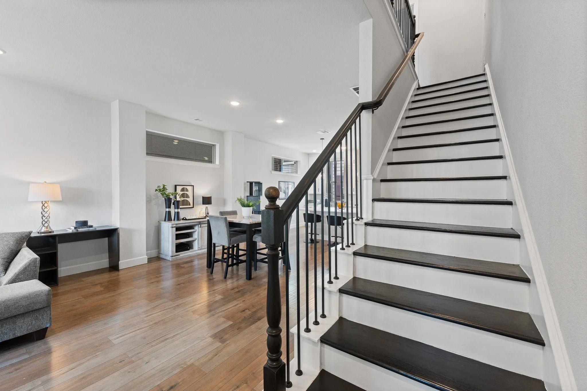 Single Family Residence For Rent in Dallas County , 2739 Flowering Peach Lane, Dallas, Texas 75212, 3 Bedrooms, 4 Bathrooms, 2 Garage spaces, 1,848 Sqft, built in 2019, Price $3,200, mls#21335771, Real Estate Agent in Dallas, Homes For Rent in Dallas county, Homes For Rent in Dallas, Realtor in Dallas Texas, Real Estate Brokerage Independent Realty Texas, Luminita Cordes Realtor