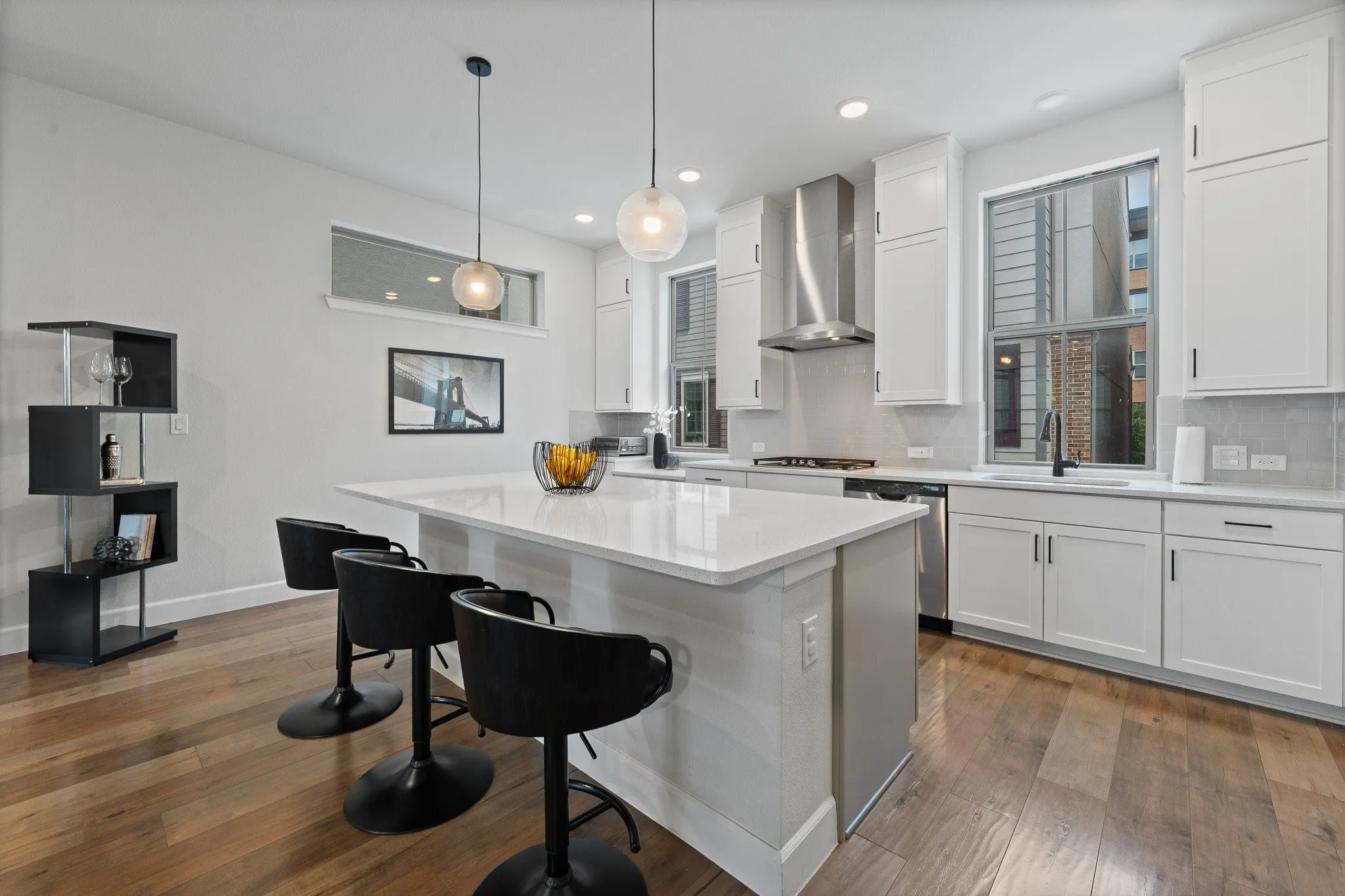 Single Family Residence For Rent in Dallas County , 2739 Flowering Peach Lane, Dallas, Texas 75212, 3 Bedrooms, 4 Bathrooms, 2 Garage spaces, 1,848 Sqft, built in 2019, Price $3,200, mls#21335771, Real Estate Agent in Dallas, Homes For Rent in Dallas county, Homes For Rent in Dallas, Realtor in Dallas Texas, Real Estate Brokerage Independent Realty Texas, Luminita Cordes Realtor