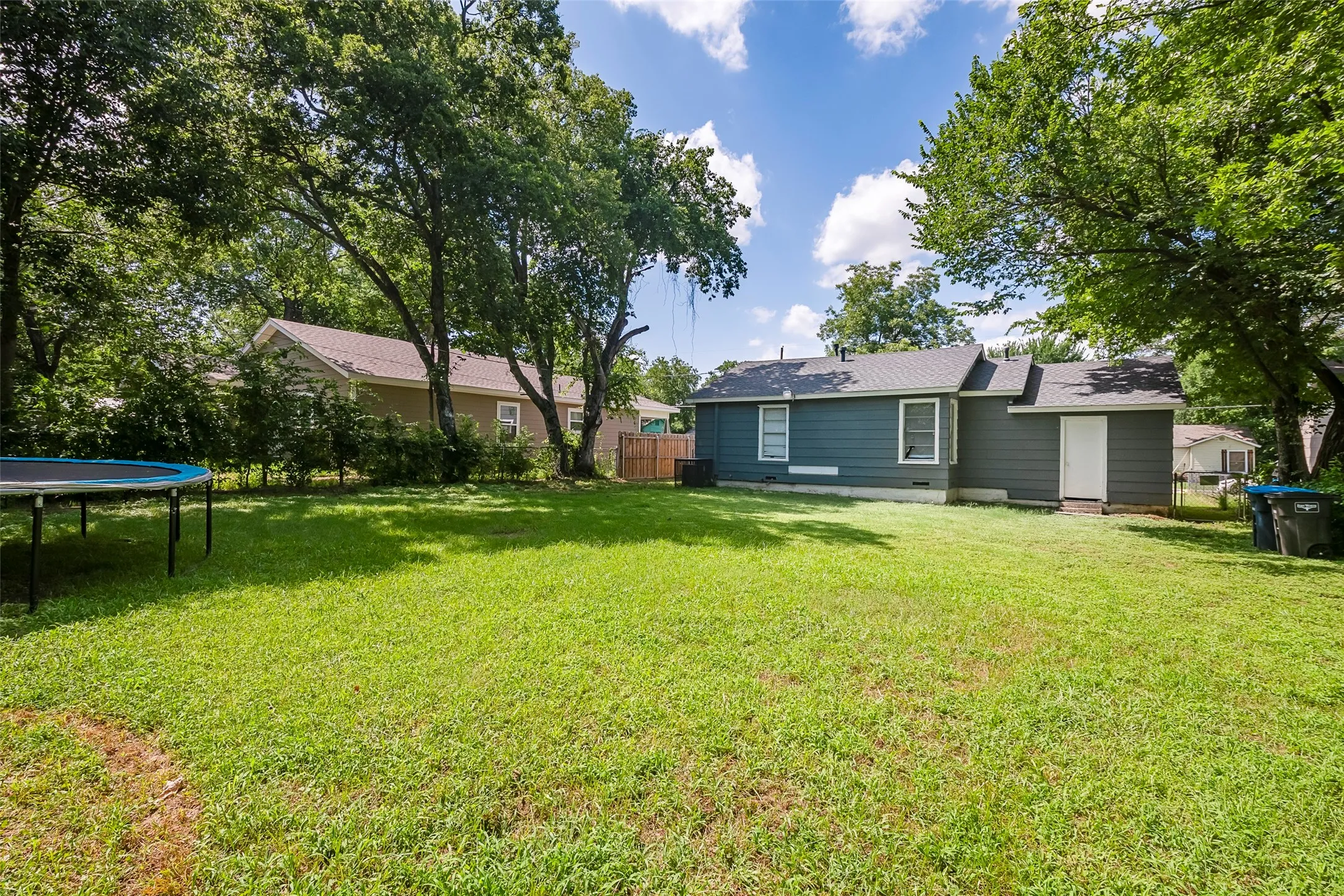 Single Family Residence For Sale in Tarrant County , 3624 Hardeman Street, Fort Worth, Texas 76119, 3 Bedrooms, 1 Bathroom, Garage spaces, 1,042 Sqft, built in 1951, Price $199,000, mls#21335777, Real Estate Agent in Fort Worth, Homes For Sale in Tarrant county, Homes For Sale in Fort Worth, Realtor in Fort Worth Texas, Real Estate Brokerage Independent Realty Texas, Luminita Cordes Realtor