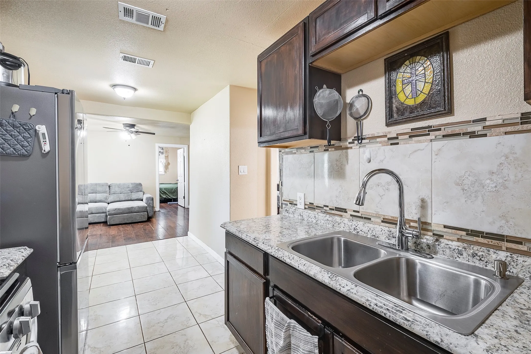 Single Family Residence For Sale in Tarrant County , 3624 Hardeman Street, Fort Worth, Texas 76119, 3 Bedrooms, 1 Bathroom, Garage spaces, 1,042 Sqft, built in 1951, Price $199,000, mls#21335777, Real Estate Agent in Fort Worth, Homes For Sale in Tarrant county, Homes For Sale in Fort Worth, Realtor in Fort Worth Texas, Real Estate Brokerage Independent Realty Texas, Luminita Cordes Realtor