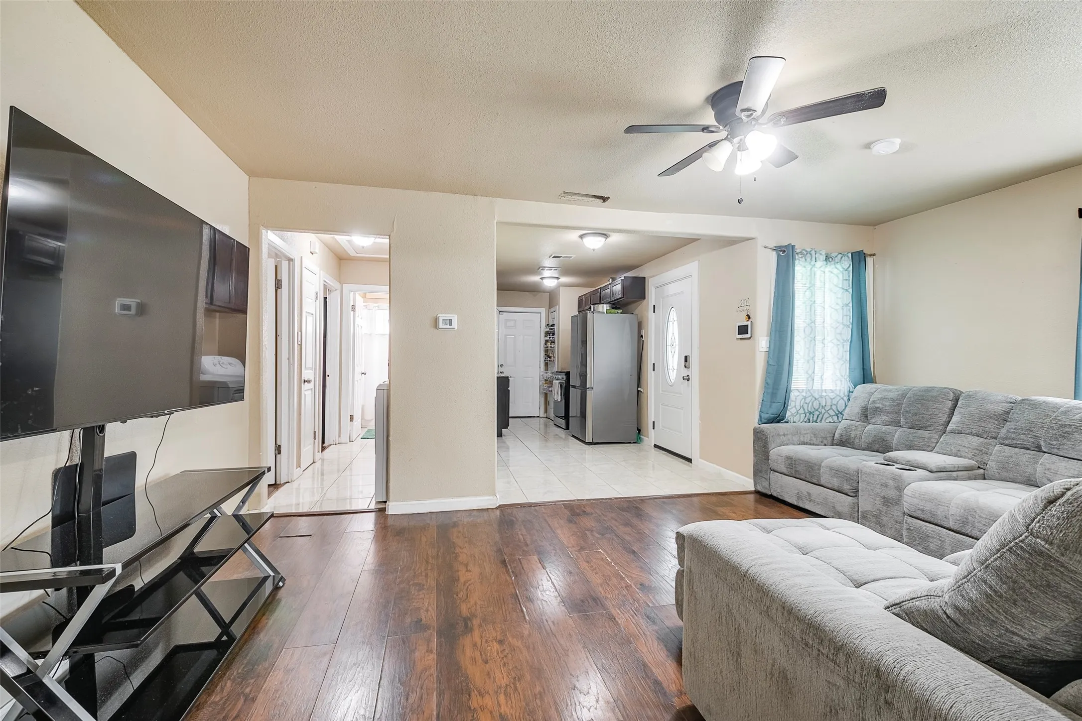 Single Family Residence For Sale in Tarrant County , 3624 Hardeman Street, Fort Worth, Texas 76119, 3 Bedrooms, 1 Bathroom, Garage spaces, 1,042 Sqft, built in 1951, Price $199,000, mls#21335777, Real Estate Agent in Fort Worth, Homes For Sale in Tarrant county, Homes For Sale in Fort Worth, Realtor in Fort Worth Texas, Real Estate Brokerage Independent Realty Texas, Luminita Cordes Realtor