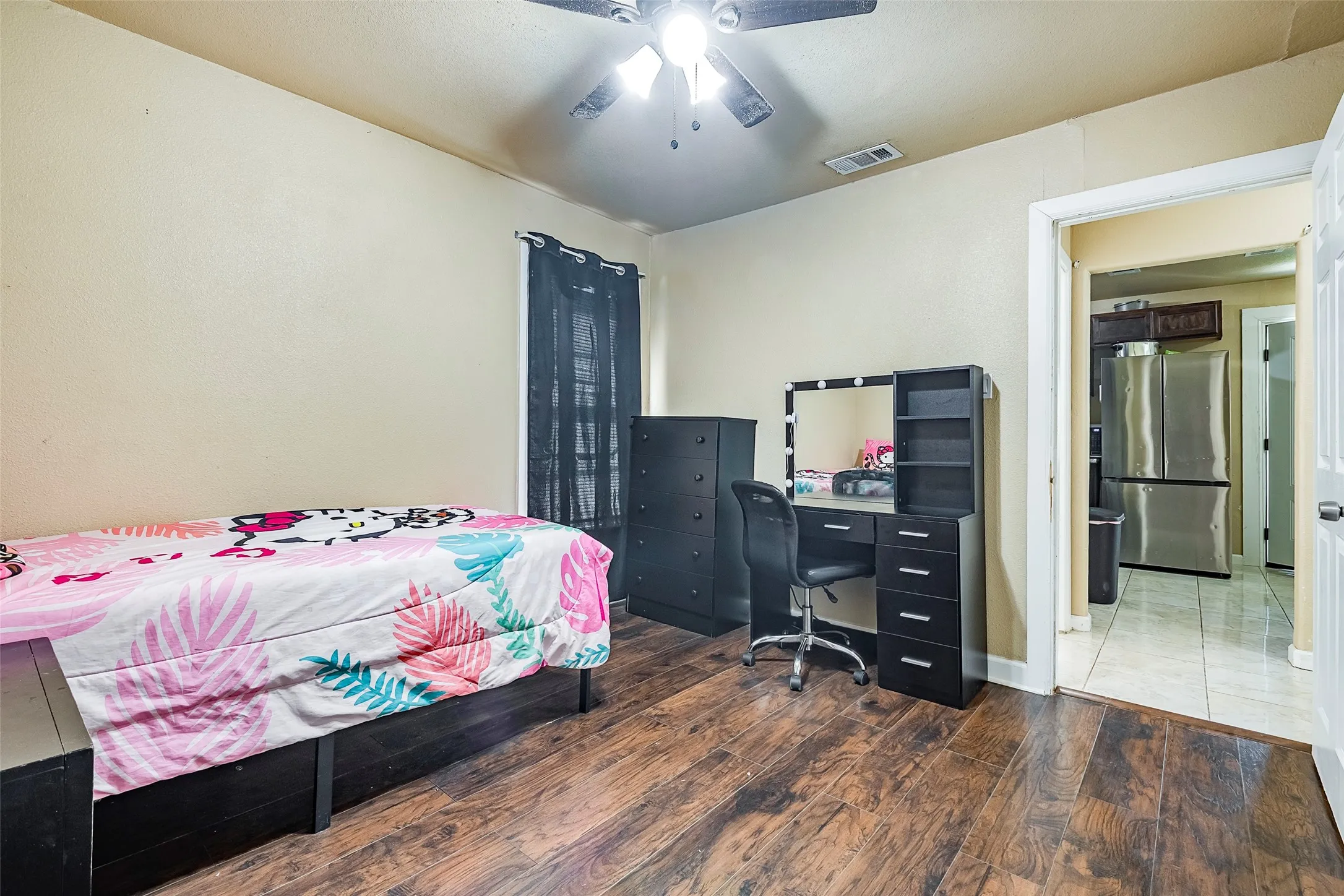 Single Family Residence For Sale in Tarrant County , 3624 Hardeman Street, Fort Worth, Texas 76119, 3 Bedrooms, 1 Bathroom, Garage spaces, 1,042 Sqft, built in 1951, Price $199,000, mls#21335777, Real Estate Agent in Fort Worth, Homes For Sale in Tarrant county, Homes For Sale in Fort Worth, Realtor in Fort Worth Texas, Real Estate Brokerage Independent Realty Texas, Luminita Cordes Realtor