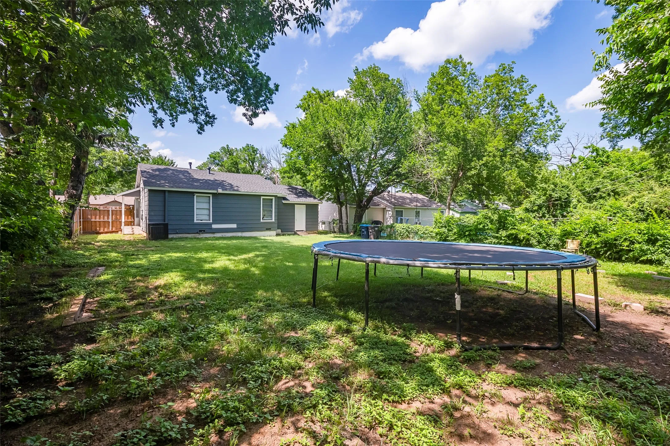 Single Family Residence For Sale in Tarrant County , 3624 Hardeman Street, Fort Worth, Texas 76119, 3 Bedrooms, 1 Bathroom, Garage spaces, 1,042 Sqft, built in 1951, Price $199,000, mls#21335777, Real Estate Agent in Fort Worth, Homes For Sale in Tarrant county, Homes For Sale in Fort Worth, Realtor in Fort Worth Texas, Real Estate Brokerage Independent Realty Texas, Luminita Cordes Realtor