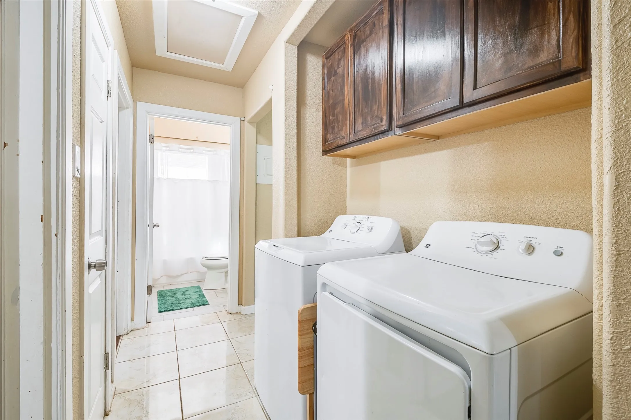 Single Family Residence For Sale in Tarrant County , 3624 Hardeman Street, Fort Worth, Texas 76119, 3 Bedrooms, 1 Bathroom, Garage spaces, 1,042 Sqft, built in 1951, Price $199,000, mls#21335777, Real Estate Agent in Fort Worth, Homes For Sale in Tarrant county, Homes For Sale in Fort Worth, Realtor in Fort Worth Texas, Real Estate Brokerage Independent Realty Texas, Luminita Cordes Realtor