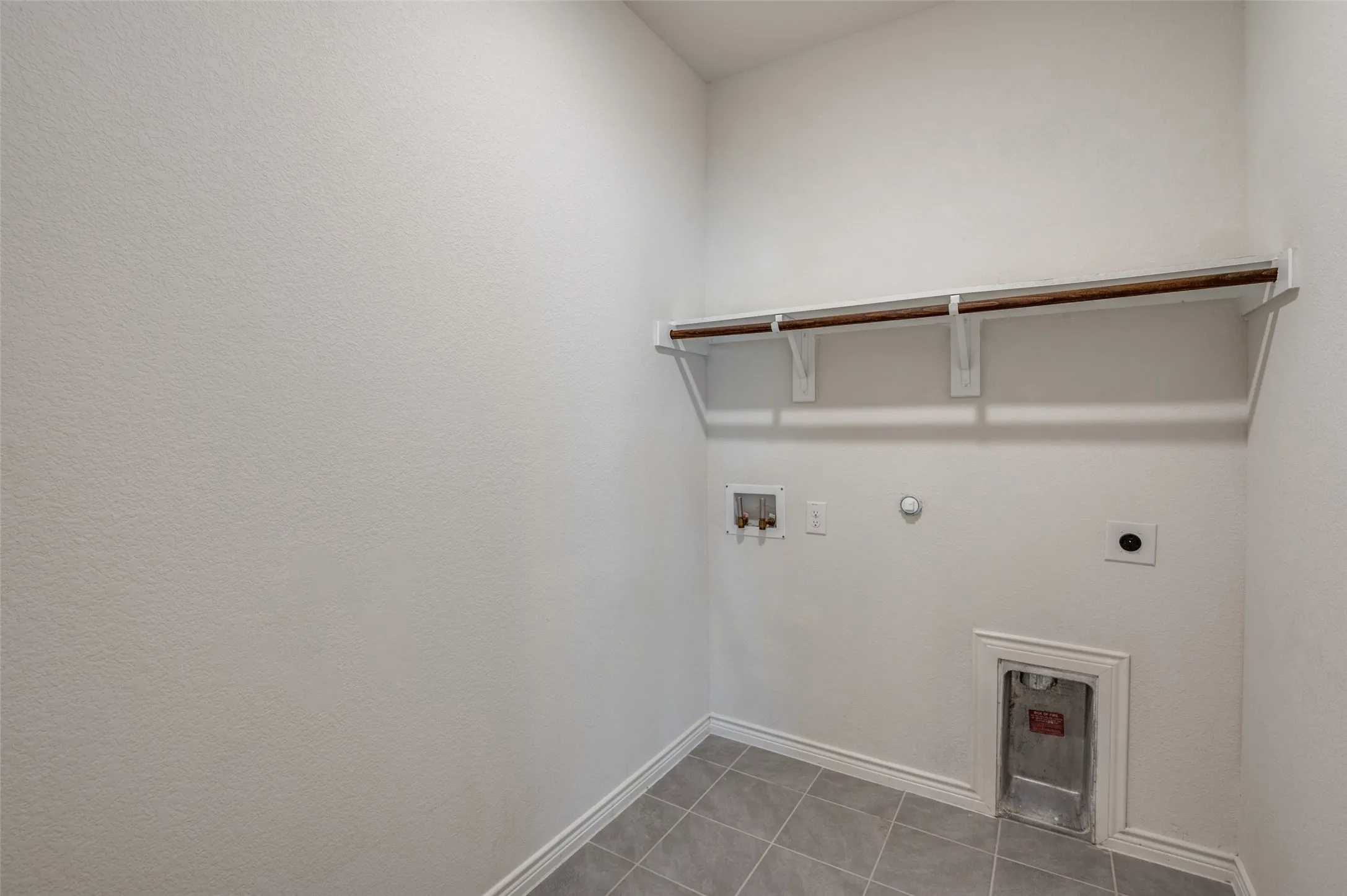 Single Family Residence For Sale in Denton County , 6409 Windsor Lane, Celina, Texas 76227, 4 Bedroom, 2 Bathroom, 2 Garage spaces, 1,855 Sqft, built in 2021, mls#21335534, Real Estate Agent in Celina, Homes For Sale in Denton county, Homes For Sale in Celina, Realtor in Celina Texas, Real Estate Brokerage Independent Realty Texas, Luminita Cordes Realtor