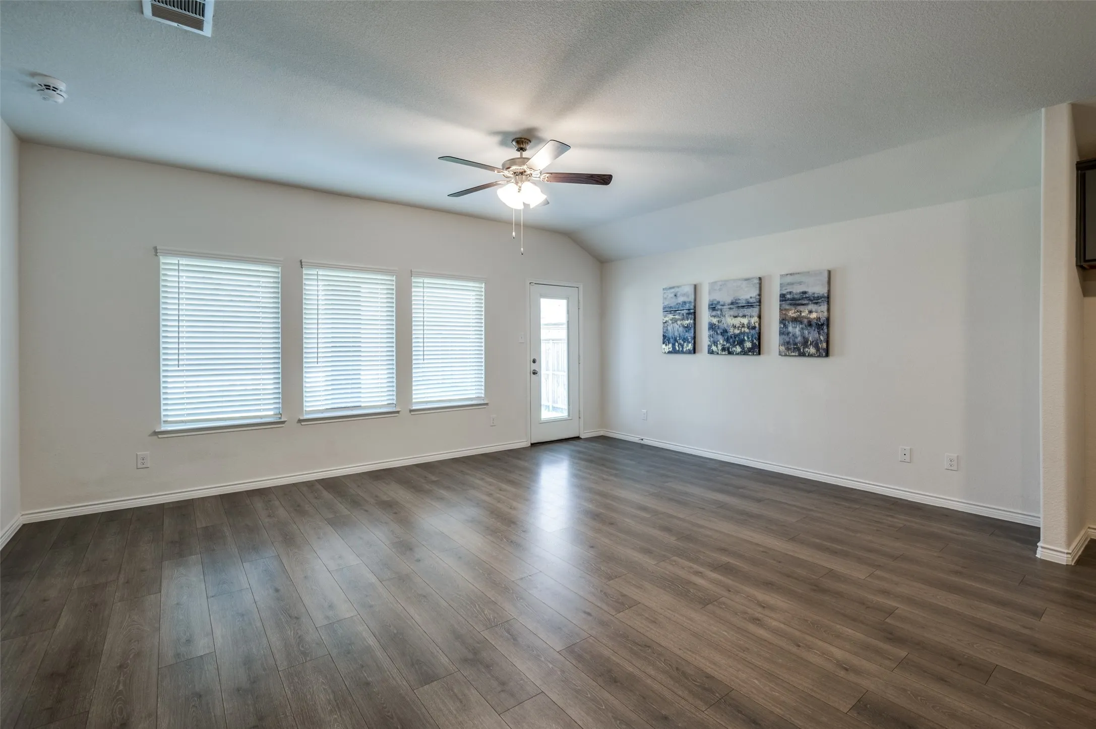Single Family Residence For Sale in Denton County , 6409 Windsor Lane, Celina, Texas 76227, 4 Bedroom, 2 Bathroom, 2 Garage spaces, 1,855 Sqft, built in 2021, mls#21335534, Real Estate Agent in Celina, Homes For Sale in Denton county, Homes For Sale in Celina, Realtor in Celina Texas, Real Estate Brokerage Independent Realty Texas, Luminita Cordes Realtor