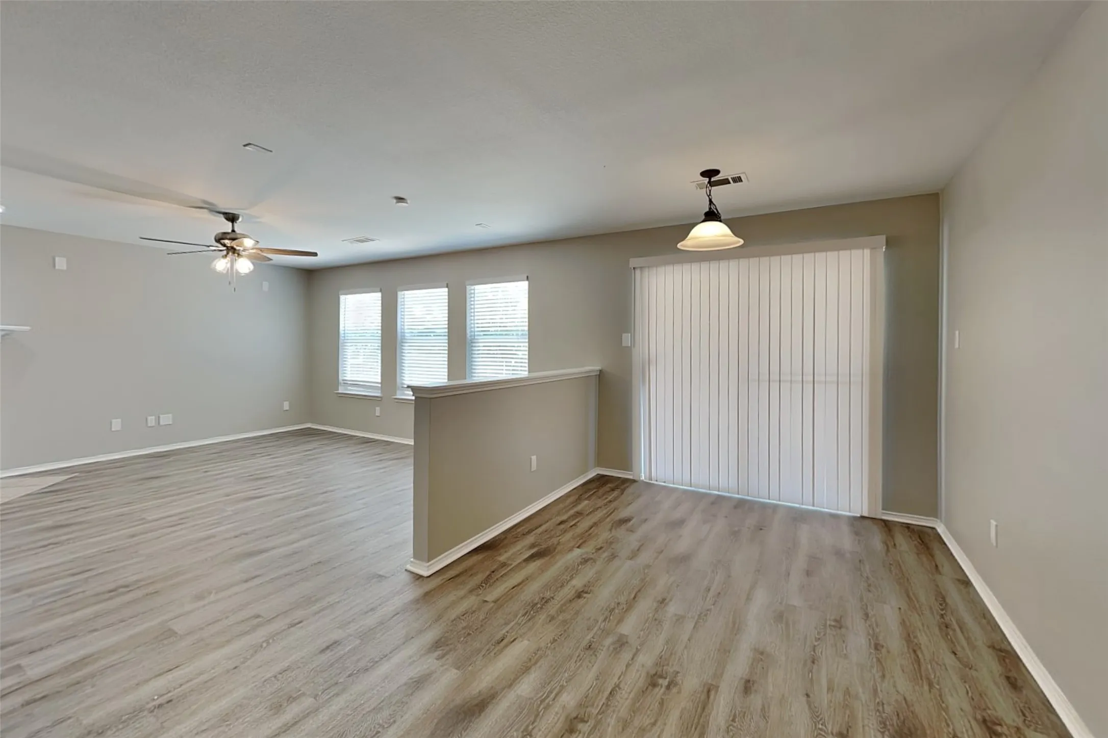Single Family Residence For Rent in Tarrant County , 5800 Blue Ribbon Road, Fort Worth, Texas 76179, 3 Bedroom, 2 Bathroom, 2 Garage spaces, 2,034 Sqft, built in 2005, mls#21335780, Real Estate Agent in Fort Worth, Homes For Rent in Tarrant county, Homes For Rent in Fort Worth, Realtor in Fort Worth Texas, Real Estate Brokerage Independent Realty Texas, Luminita Cordes Realtor