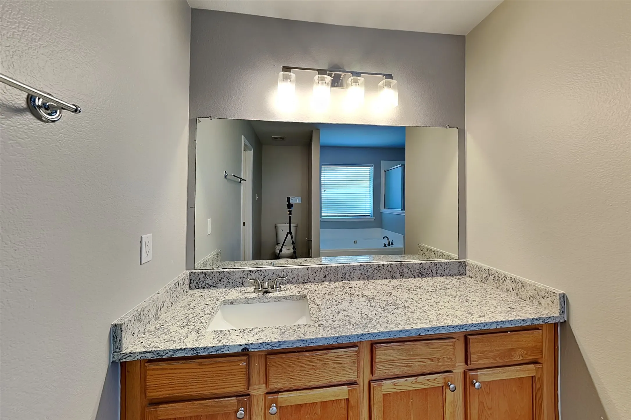 Single Family Residence For Rent in Tarrant County , 5800 Blue Ribbon Road, Fort Worth, Texas 76179, 3 Bedroom, 2 Bathroom, 2 Garage spaces, 2,034 Sqft, built in 2005, mls#21335780, Real Estate Agent in Fort Worth, Homes For Rent in Tarrant county, Homes For Rent in Fort Worth, Realtor in Fort Worth Texas, Real Estate Brokerage Independent Realty Texas, Luminita Cordes Realtor