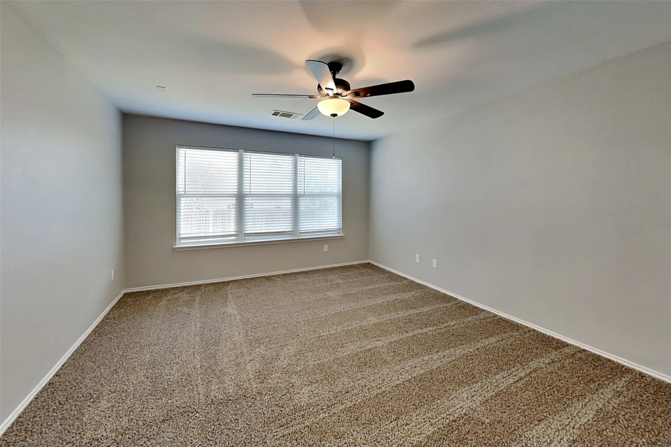 Single Family Residence For Rent in Tarrant County , 5800 Blue Ribbon Road, Fort Worth, Texas 76179, 3 Bedroom, 2 Bathroom, 2 Garage spaces, 2,034 Sqft, built in 2005, mls#21335780, Real Estate Agent in Fort Worth, Homes For Rent in Tarrant county, Homes For Rent in Fort Worth, Realtor in Fort Worth Texas, Real Estate Brokerage Independent Realty Texas, Luminita Cordes Realtor