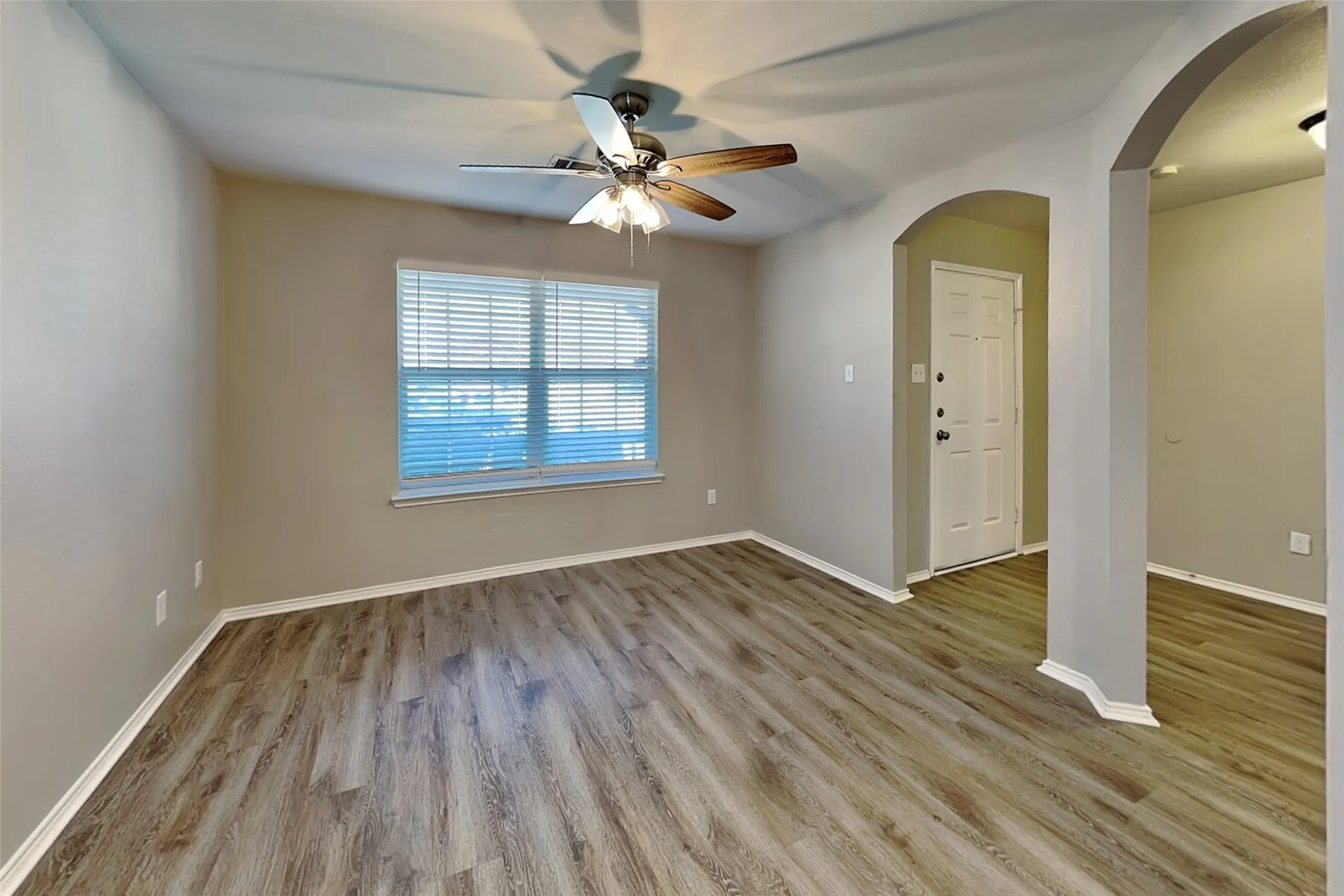 Single Family Residence For Rent in Tarrant County , 5800 Blue Ribbon Road, Fort Worth, Texas 76179, 3 Bedroom, 2 Bathroom, 2 Garage spaces, 2,034 Sqft, built in 2005, mls#21335780, Real Estate Agent in Fort Worth, Homes For Rent in Tarrant county, Homes For Rent in Fort Worth, Realtor in Fort Worth Texas, Real Estate Brokerage Independent Realty Texas, Luminita Cordes Realtor