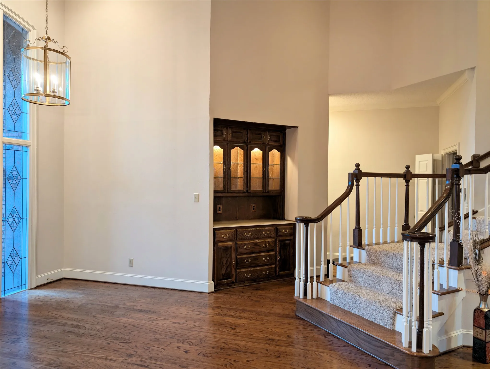 Entry with a built-in credenza