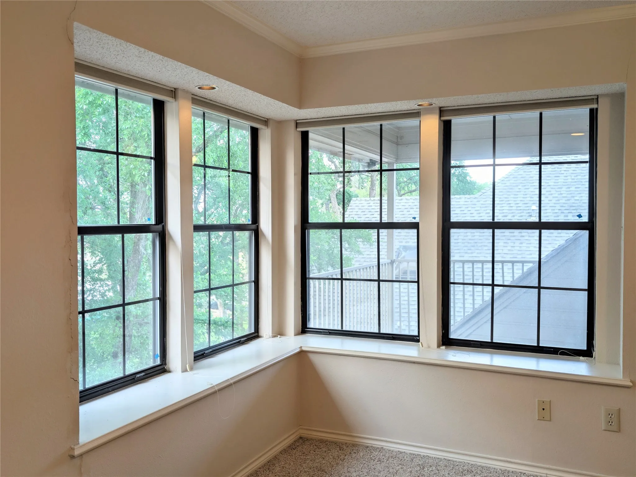 Single Family Residence For Sale in Dallas County , 14 Winding Creek Trail, Garland, Texas 75043, 4 Bedroom, 4 Bathroom, 2 Garage spaces, 3,682 Sqft, built in 1985, mls#21324682, Real Estate Agent in Garland, Homes For Sale in Dallas county, Homes For Sale in Garland, Realtor in Garland Texas, Real Estate Brokerage Independent Realty Texas, Luminita Cordes Realtor