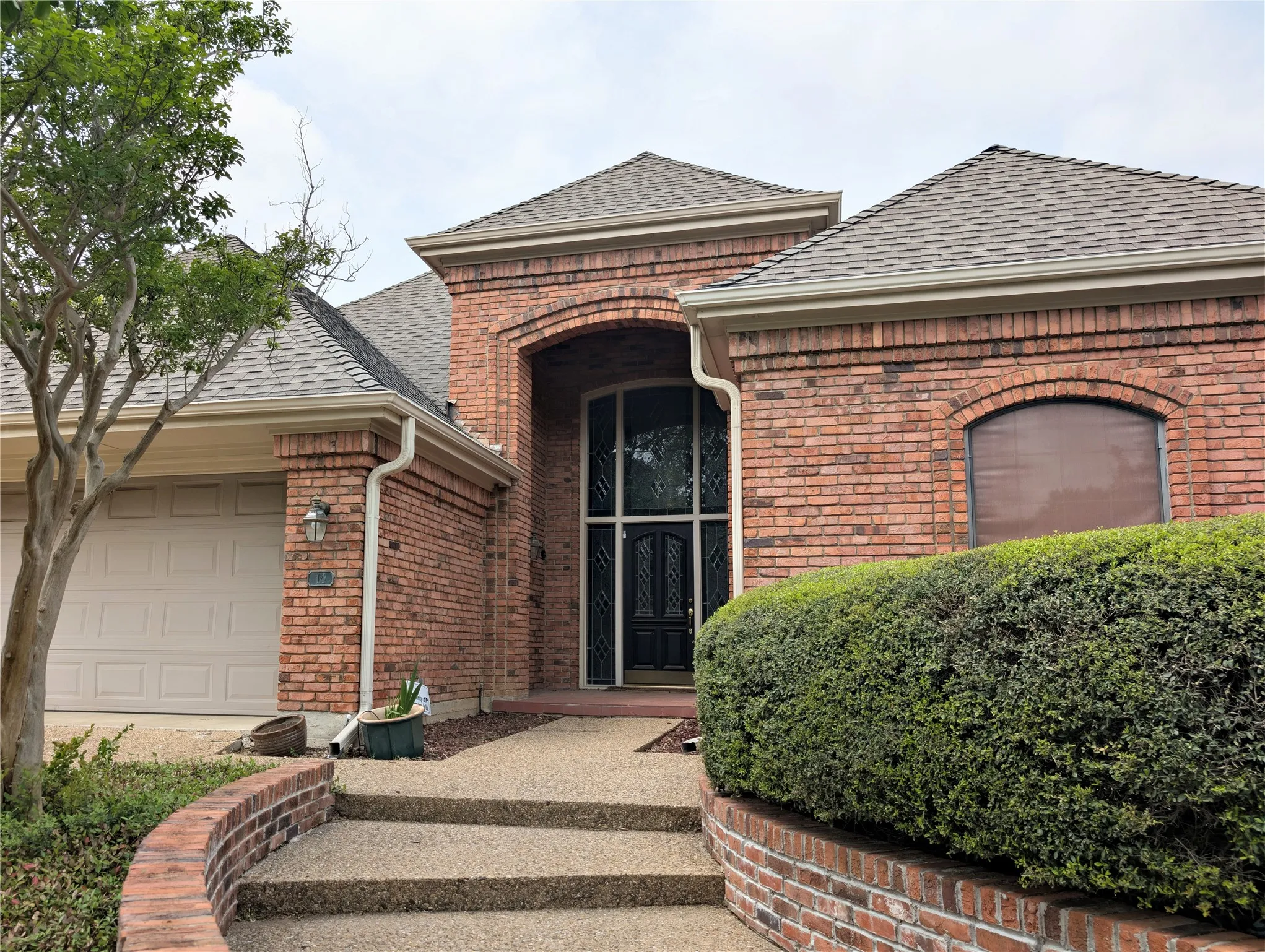 Single Family Residence For Sale in Dallas County , 14 Winding Creek Trail, Garland, Texas 75043, 4 Bedroom, 4 Bathroom, 2 Garage spaces, 3,682 Sqft, built in 1985, mls#21324682, Real Estate Agent in Garland, Homes For Sale in Dallas county, Homes For Sale in Garland, Realtor in Garland Texas, Real Estate Brokerage Independent Realty Texas, Luminita Cordes Realtor