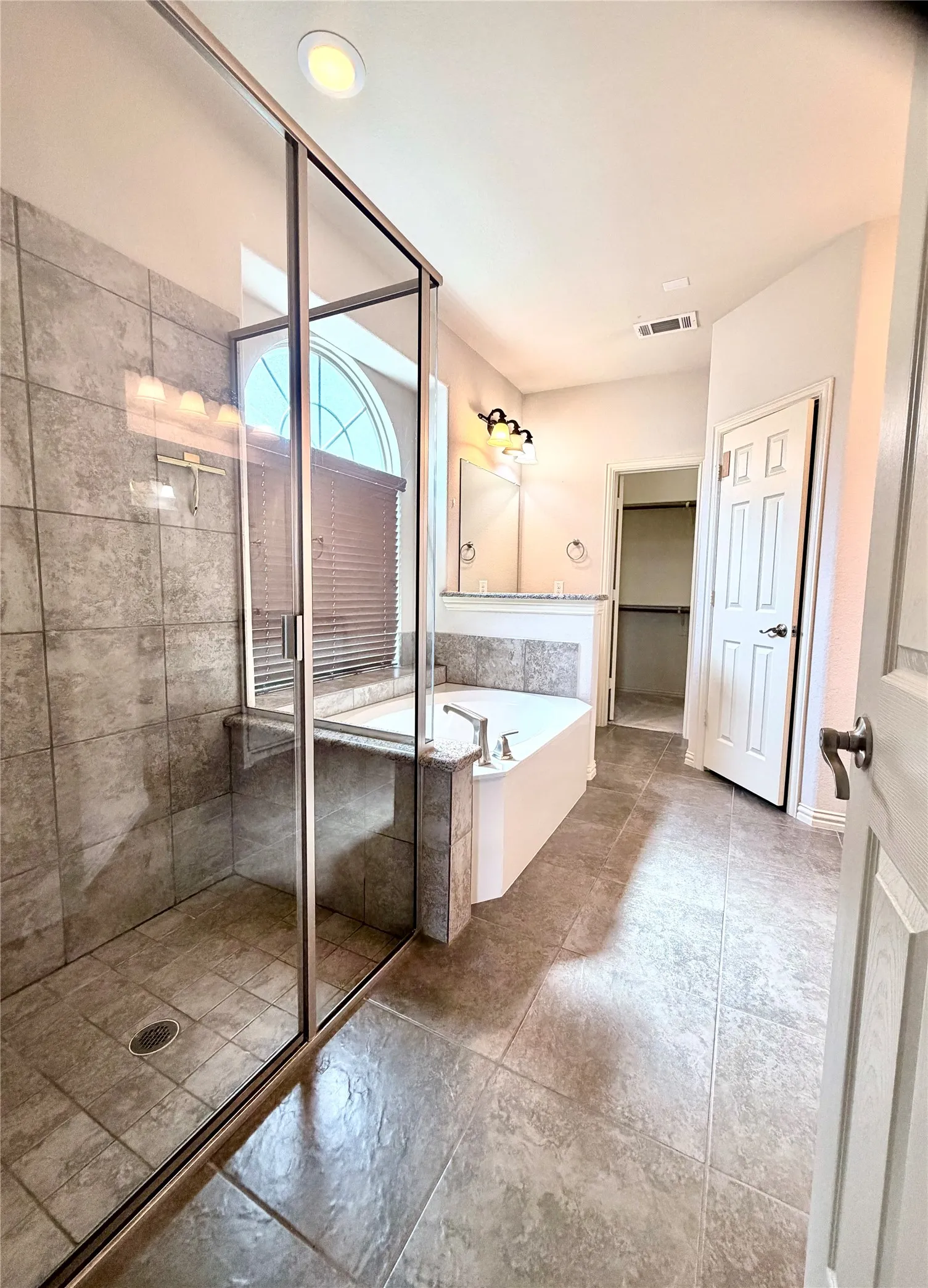 Single Family Residence For Rent in Tarrant County , 1701 Creosote Drive, Fort Worth, Texas 76177, 5 Bedroom, 3 Bathroom, 2 Garage spaces, 2,610 Sqft, built in 2016, mls#21335787, Real Estate Agent in Fort Worth, Homes For Rent in Tarrant county, Homes For Rent in Fort Worth, Realtor in Fort Worth Texas, Real Estate Brokerage Independent Realty Texas, Luminita Cordes Realtor