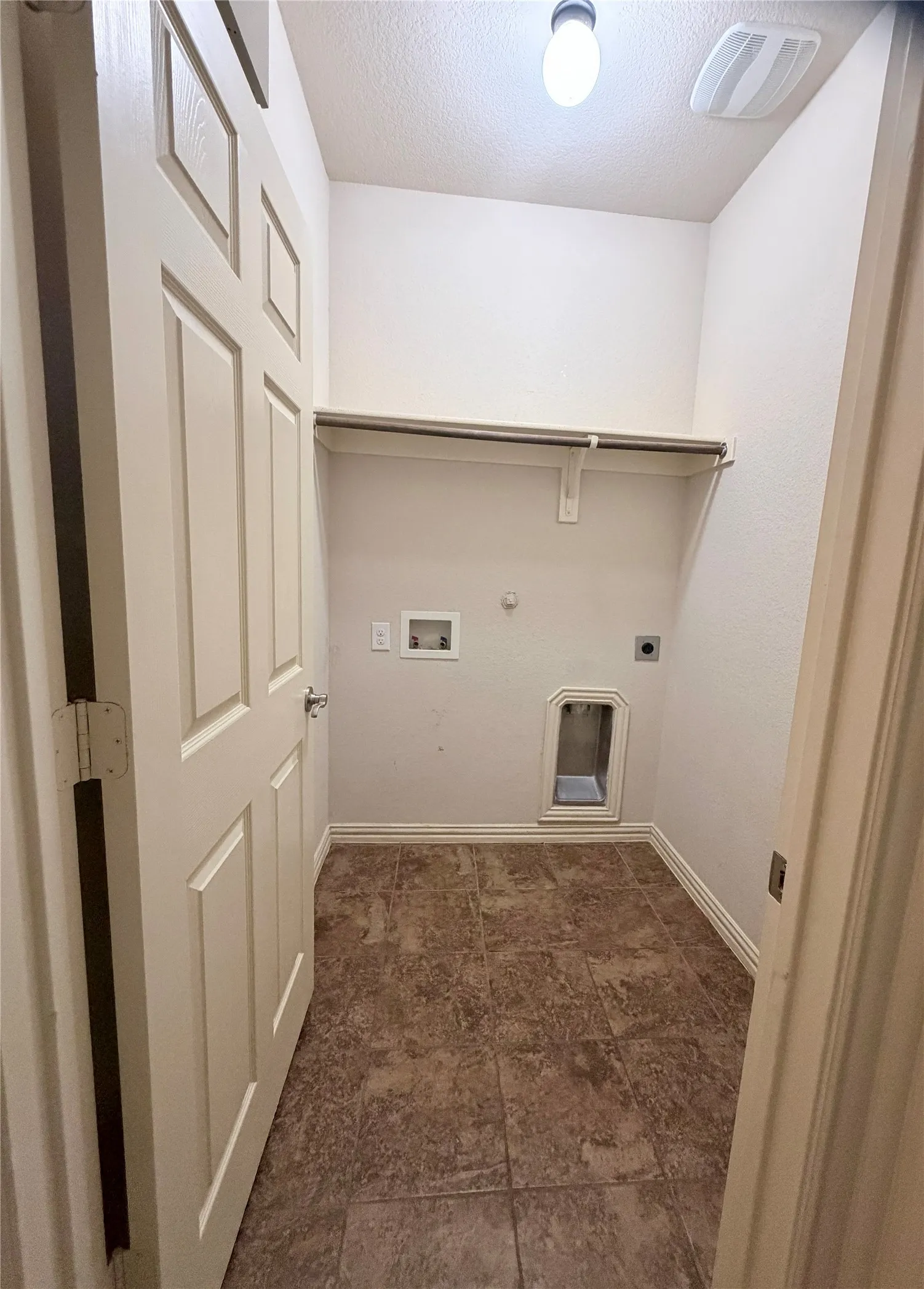 Single Family Residence For Rent in Tarrant County , 1701 Creosote Drive, Fort Worth, Texas 76177, 5 Bedroom, 3 Bathroom, 2 Garage spaces, 2,610 Sqft, built in 2016, mls#21335787, Real Estate Agent in Fort Worth, Homes For Rent in Tarrant county, Homes For Rent in Fort Worth, Realtor in Fort Worth Texas, Real Estate Brokerage Independent Realty Texas, Luminita Cordes Realtor