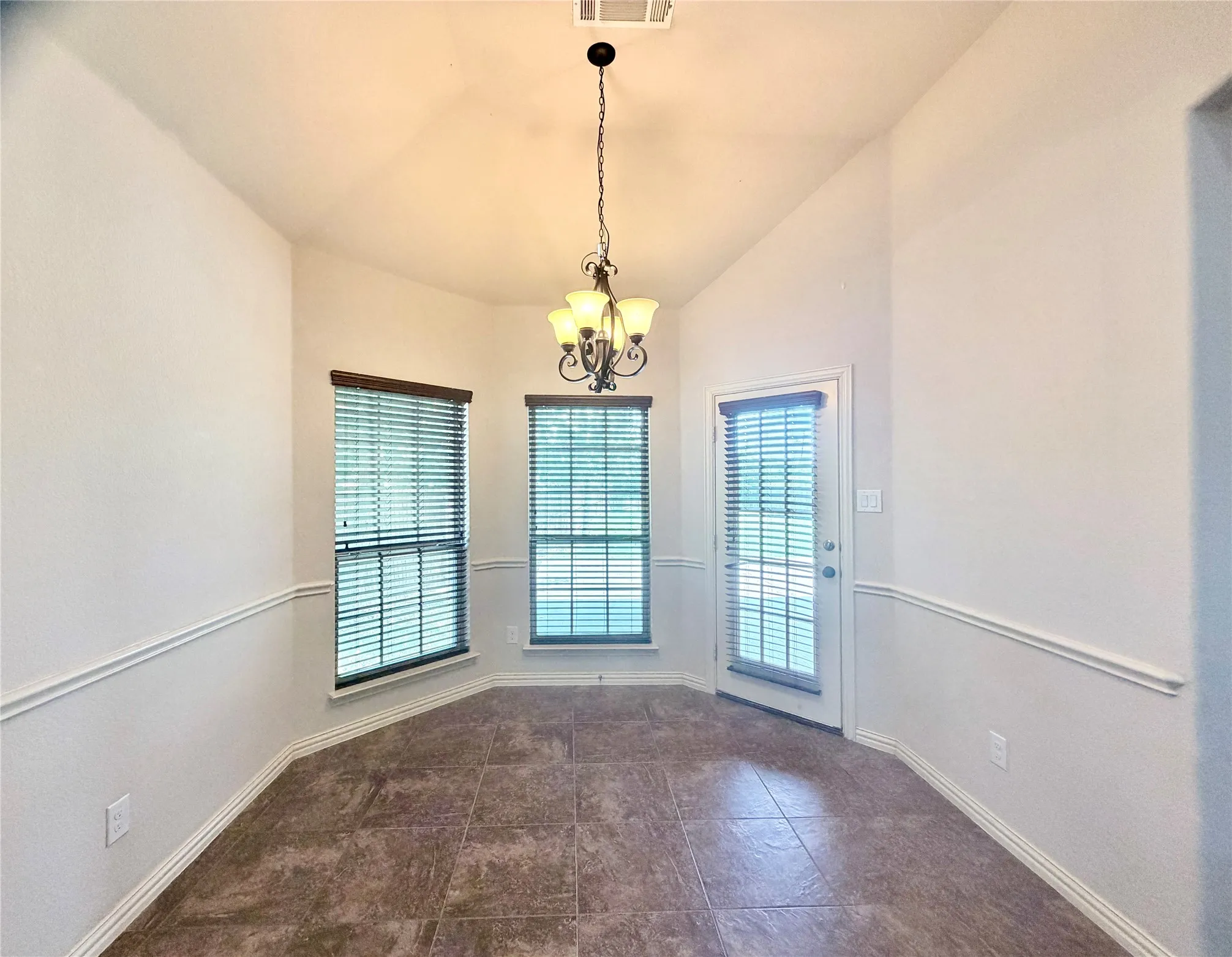 Single Family Residence For Rent in Tarrant County , 1701 Creosote Drive, Fort Worth, Texas 76177, 5 Bedroom, 3 Bathroom, 2 Garage spaces, 2,610 Sqft, built in 2016, mls#21335787, Real Estate Agent in Fort Worth, Homes For Rent in Tarrant county, Homes For Rent in Fort Worth, Realtor in Fort Worth Texas, Real Estate Brokerage Independent Realty Texas, Luminita Cordes Realtor