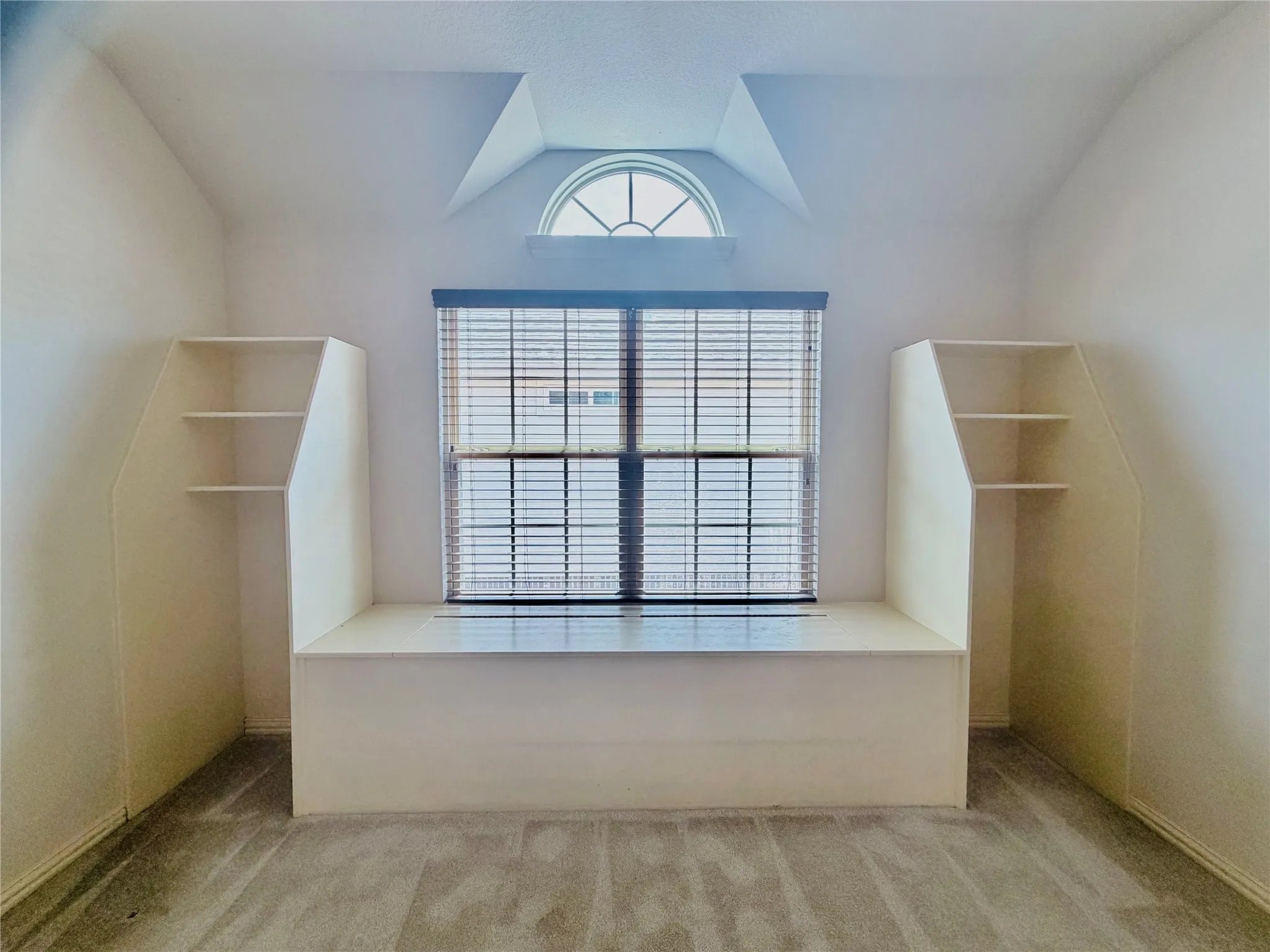 Single Family Residence For Rent in Tarrant County , 1701 Creosote Drive, Fort Worth, Texas 76177, 5 Bedroom, 3 Bathroom, 2 Garage spaces, 2,610 Sqft, built in 2016, mls#21335787, Real Estate Agent in Fort Worth, Homes For Rent in Tarrant county, Homes For Rent in Fort Worth, Realtor in Fort Worth Texas, Real Estate Brokerage Independent Realty Texas, Luminita Cordes Realtor