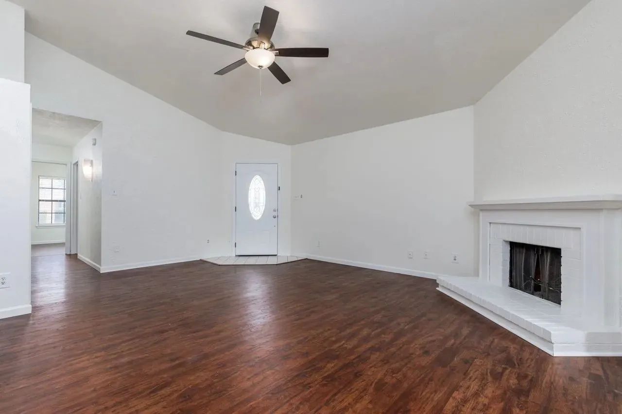Single Family Residence For Rent in Collin County , 33 Crockett Court, Allen, Texas 75002, 3 Bedroom, 2 Bathroom, 1 Garage spaces, 1,280 Sqft, built in 1984, mls#21321463, Real Estate Agent in Allen, Homes For Rent in Collin county, Homes For Rent in Allen, Realtor in Allen Texas, Real Estate Brokerage Independent Realty Texas, Luminita Cordes Realtor