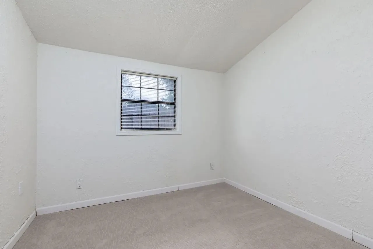 Single Family Residence For Rent in Collin County , 33 Crockett Court, Allen, Texas 75002, 3 Bedroom, 2 Bathroom, 1 Garage spaces, 1,280 Sqft, built in 1984, mls#21321463, Real Estate Agent in Allen, Homes For Rent in Collin county, Homes For Rent in Allen, Realtor in Allen Texas, Real Estate Brokerage Independent Realty Texas, Luminita Cordes Realtor