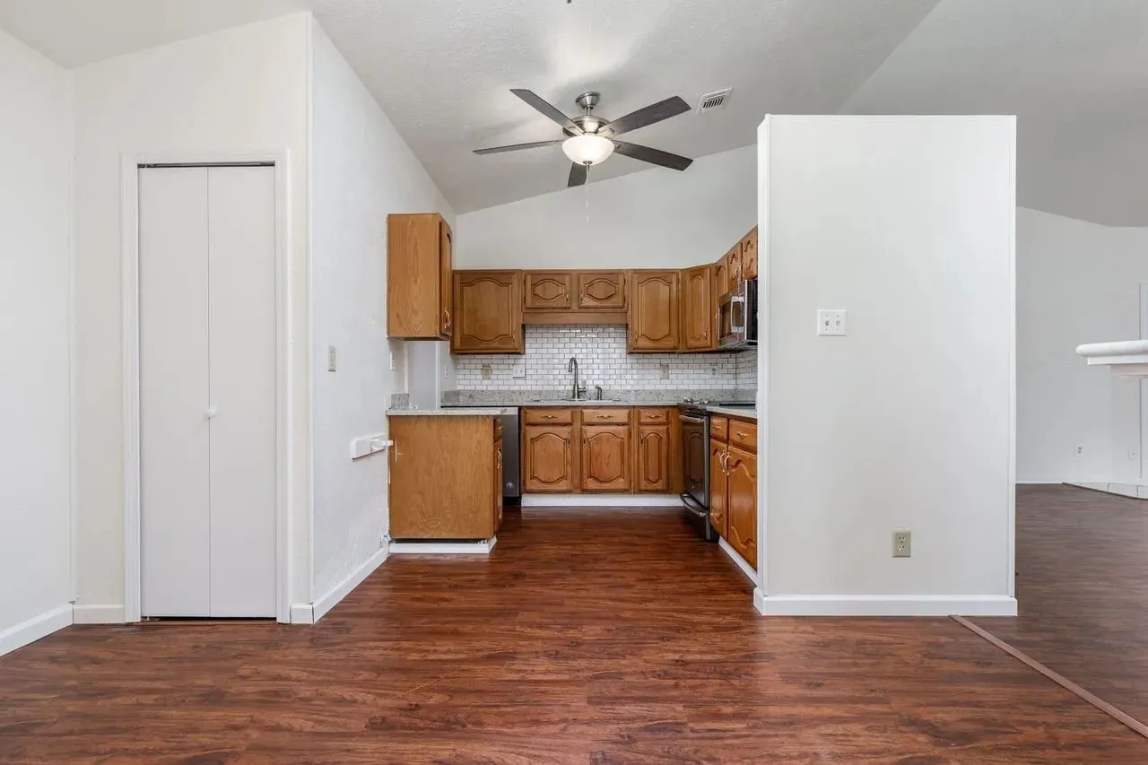Single Family Residence For Rent in Collin County , 33 Crockett Court, Allen, Texas 75002, 3 Bedroom, 2 Bathroom, 1 Garage spaces, 1,280 Sqft, built in 1984, mls#21321463, Real Estate Agent in Allen, Homes For Rent in Collin county, Homes For Rent in Allen, Realtor in Allen Texas, Real Estate Brokerage Independent Realty Texas, Luminita Cordes Realtor
